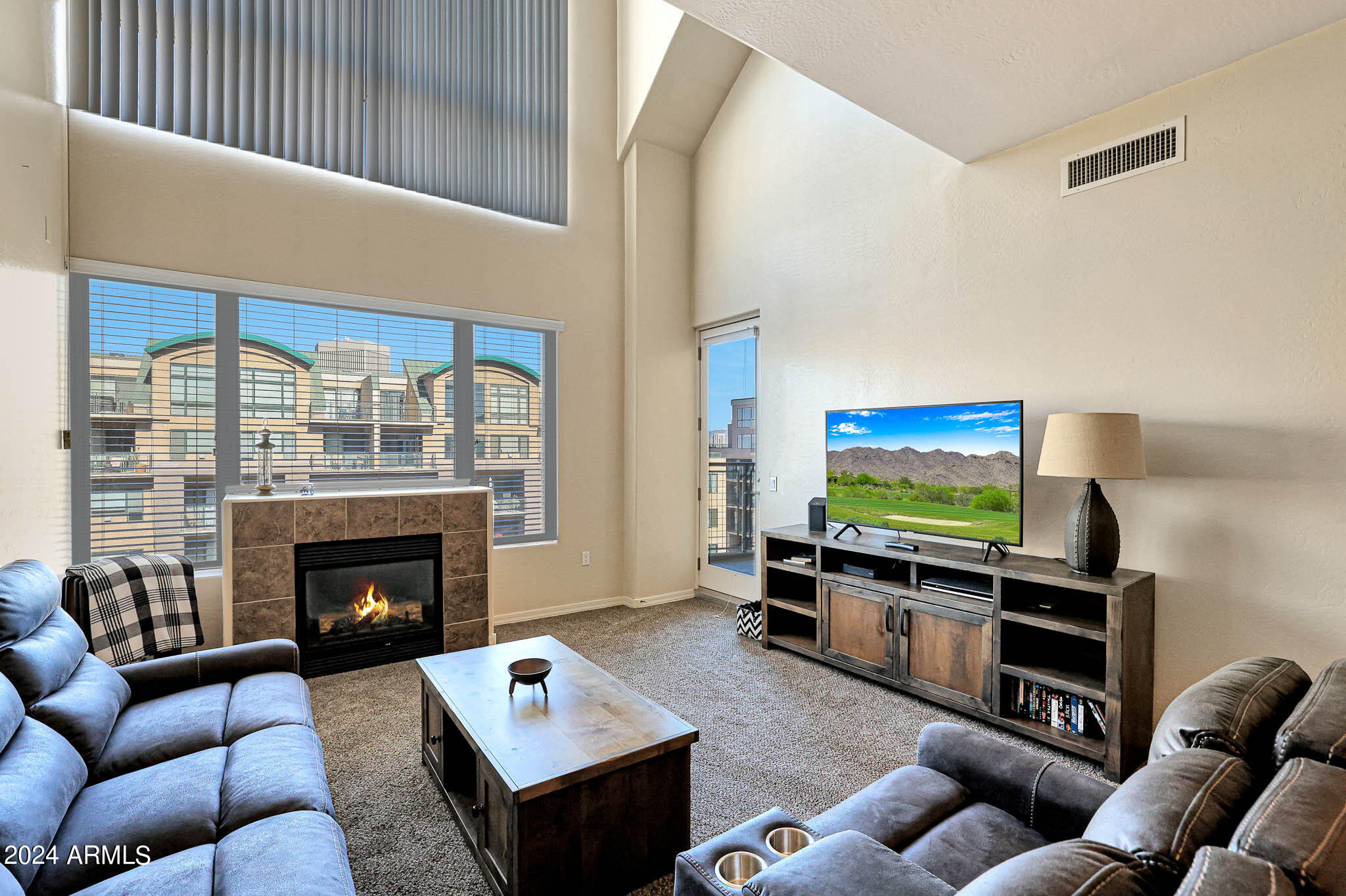 16 W ENCANTO Boulevard, 607