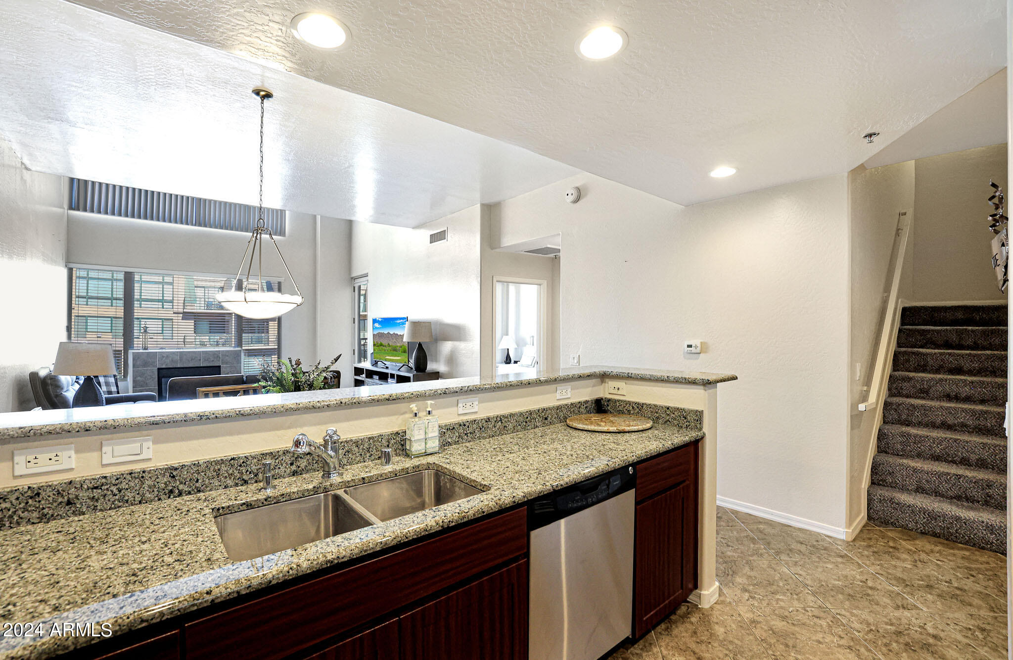 16 W ENCANTO Boulevard, 607