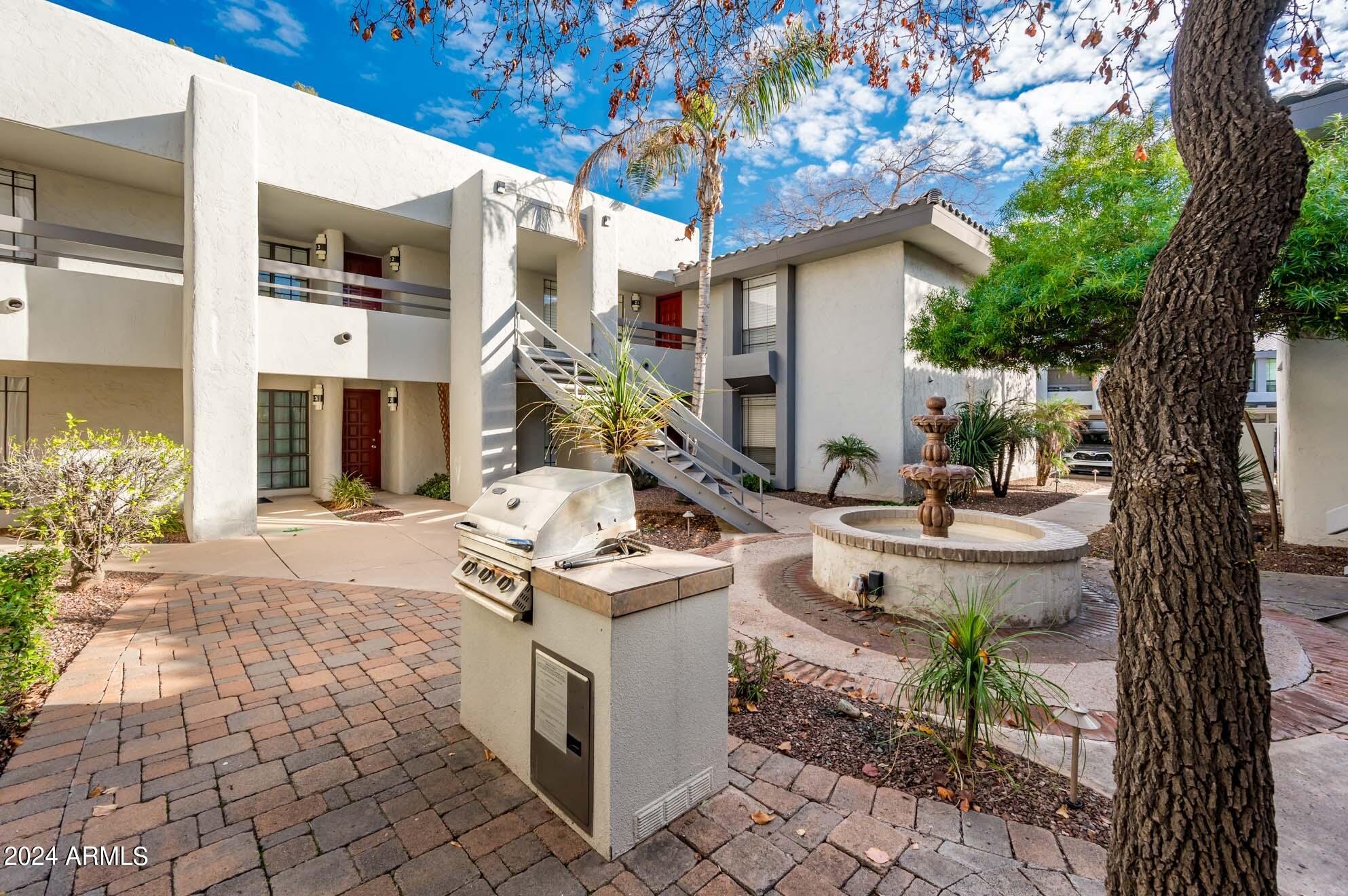 5209 N 24TH Street, 205