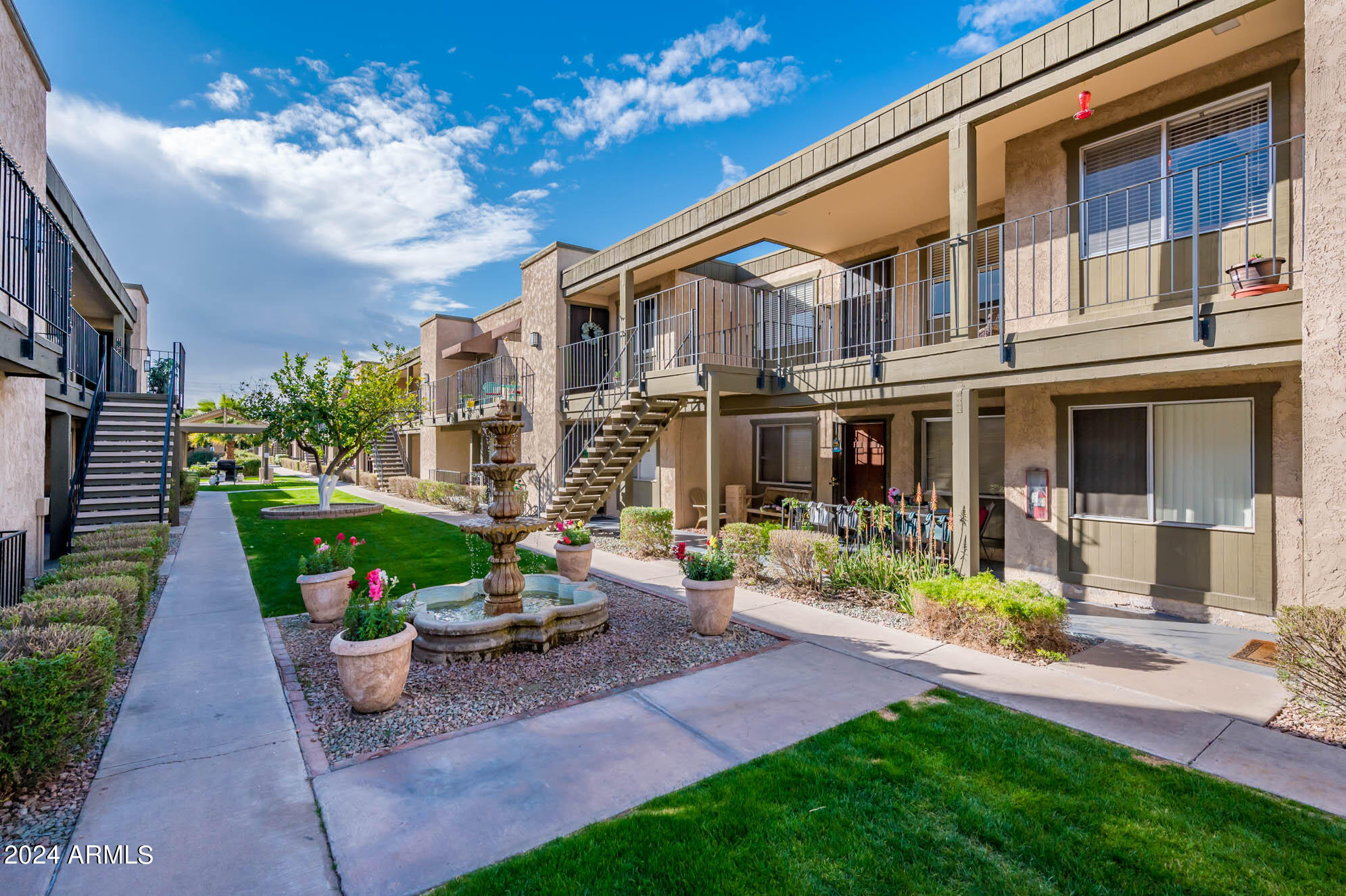 2228 E CAMPBELL Avenue, 212