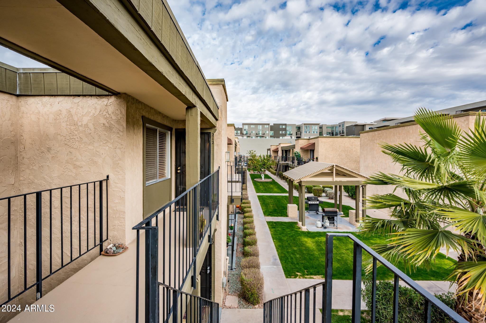 2228 E CAMPBELL Avenue, 212