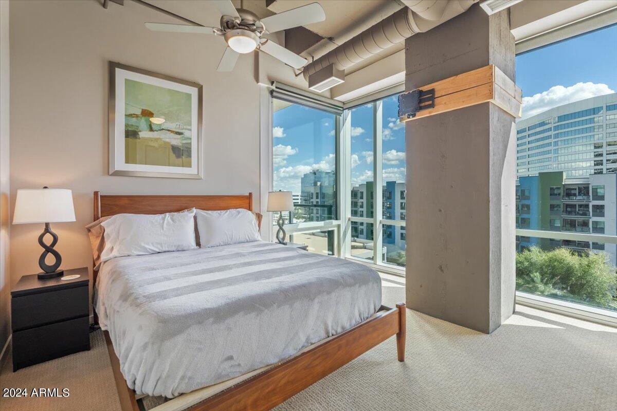 1 E LEXINGTON Avenue, 601