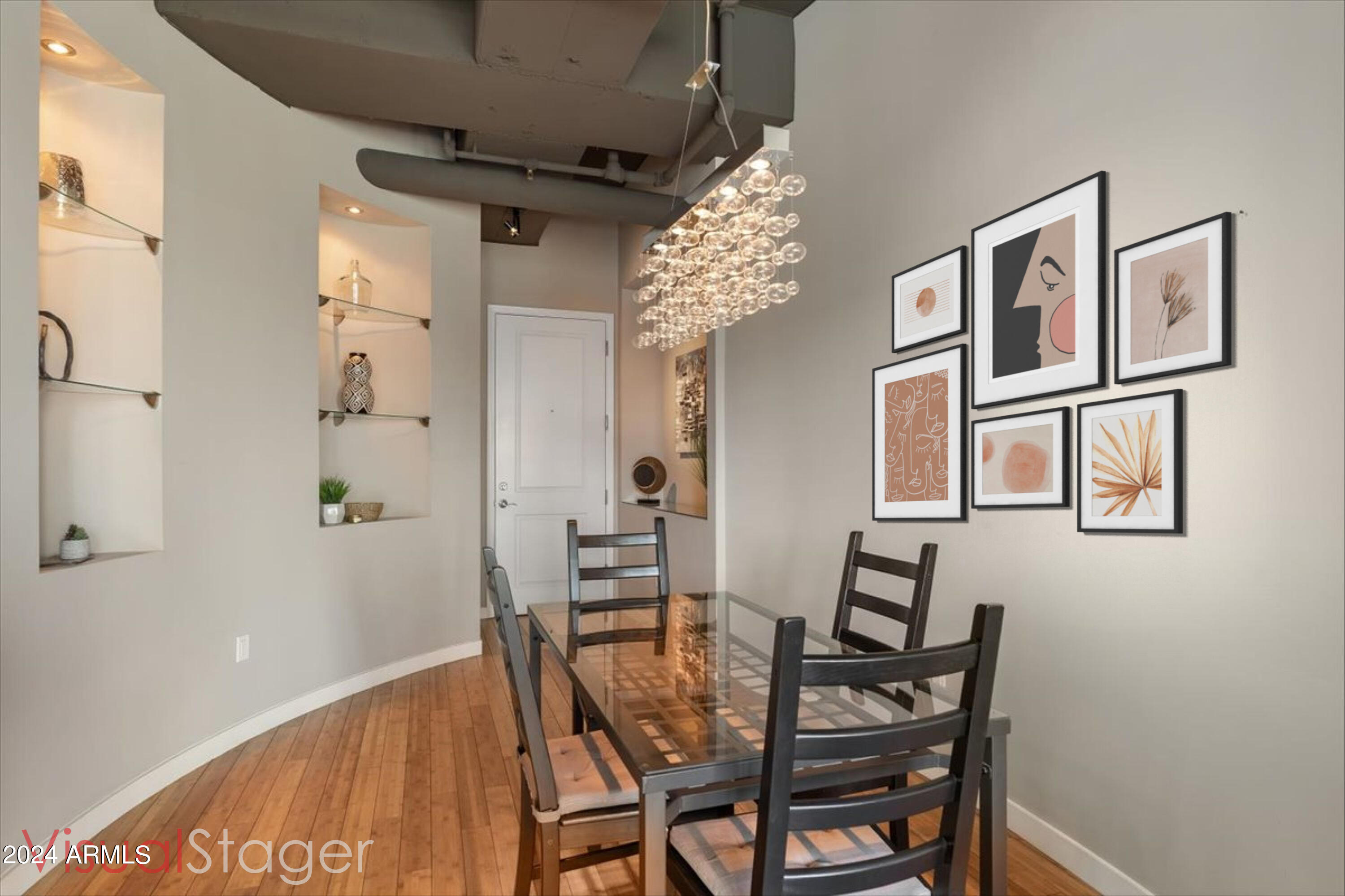 1 E LEXINGTON Avenue, 601