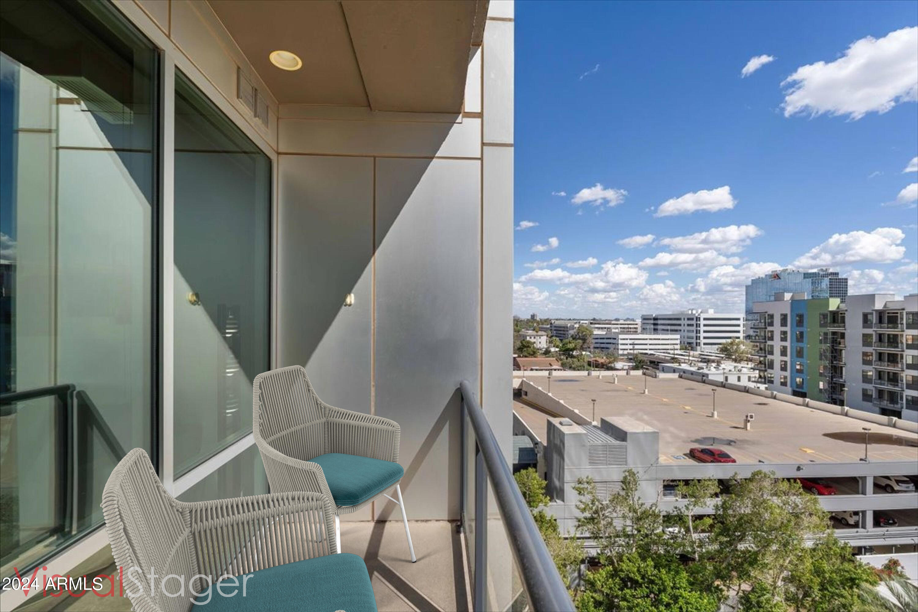 1 E LEXINGTON Avenue, 601