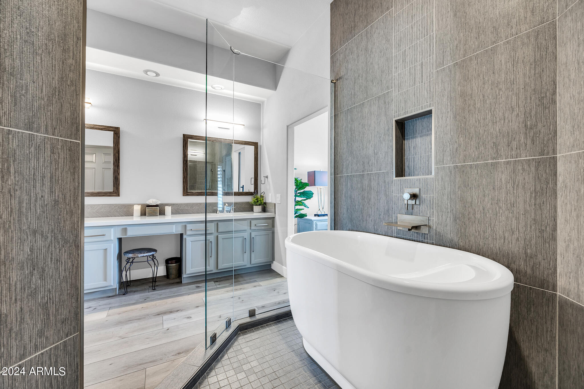 8245 E BELL Road, 117