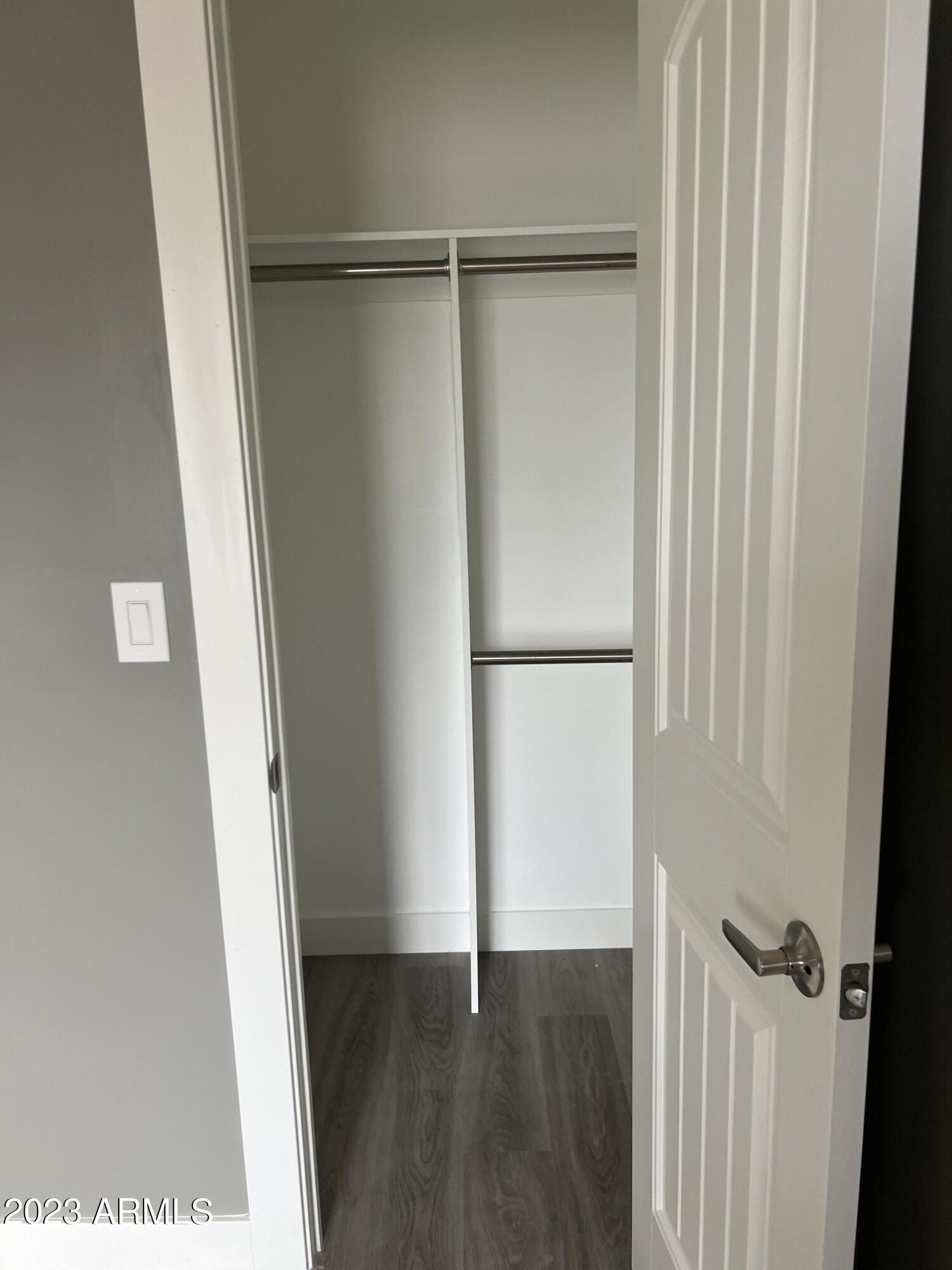 10 E Mountain View Road