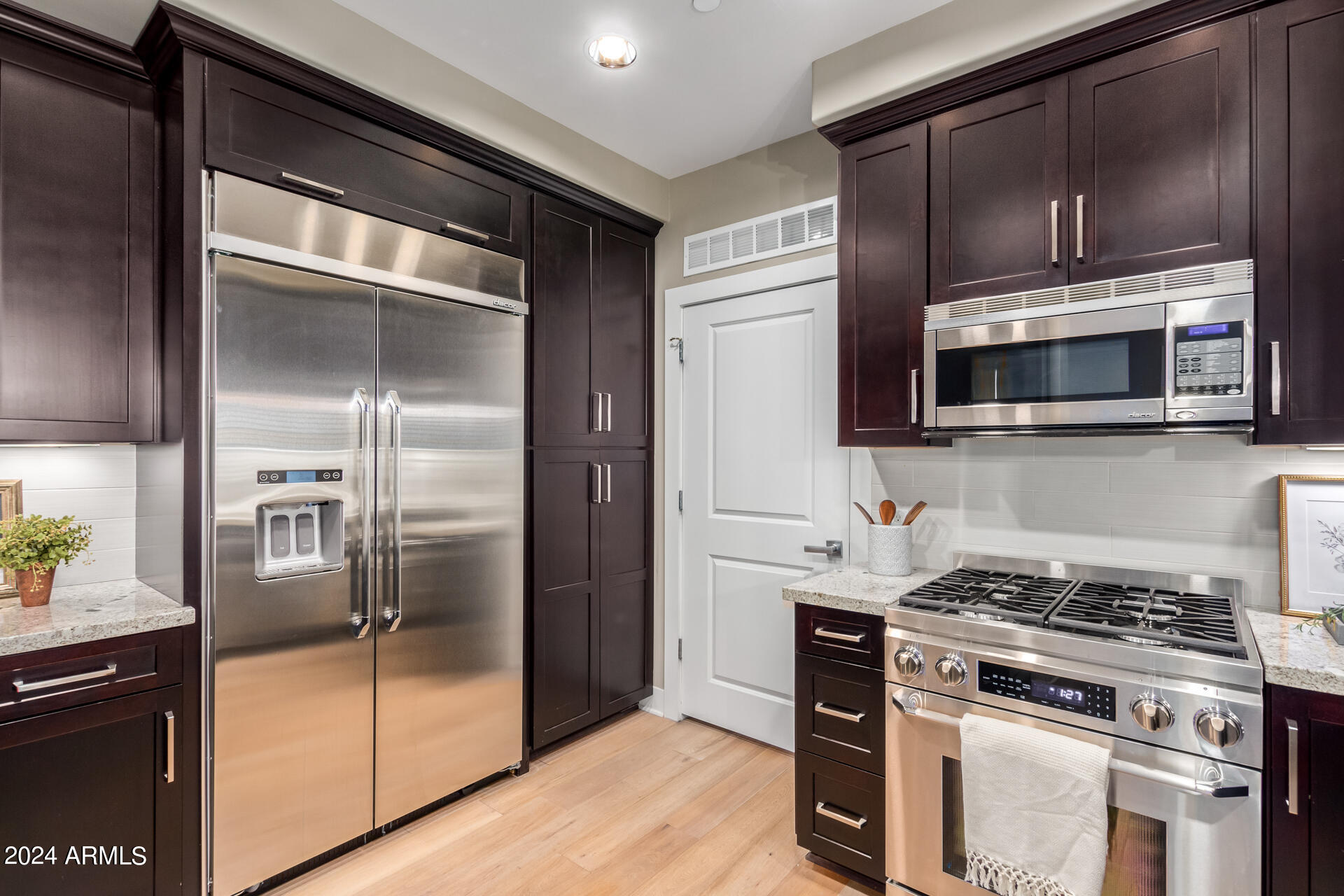 4805 N WOODMERE FAIRWAY, 2007