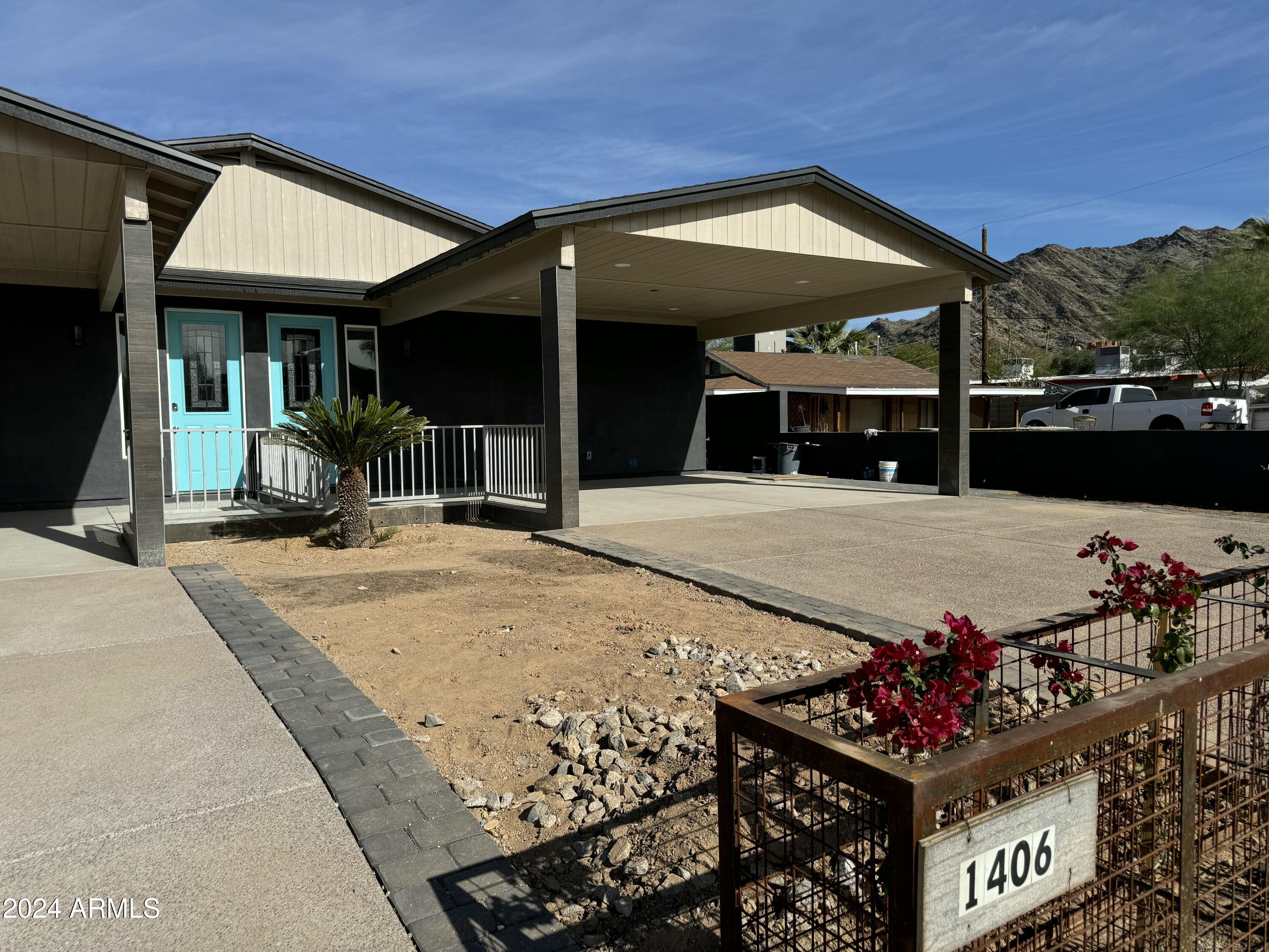 1406 E Cinnabar Avenue, 1