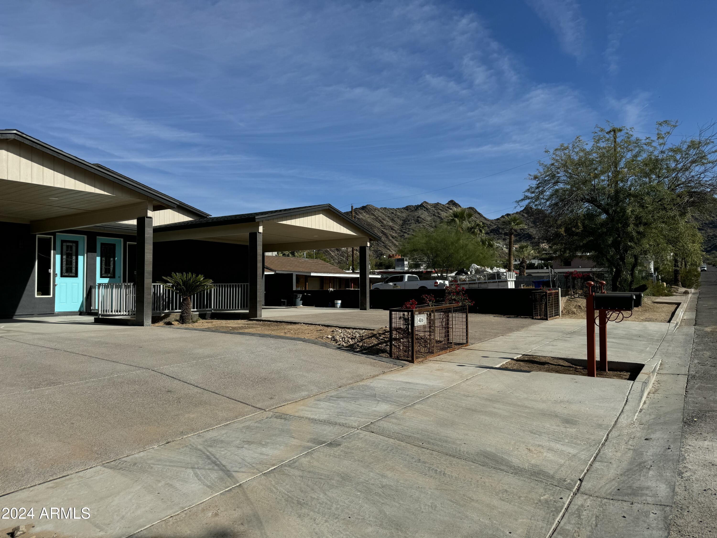 1406 E Cinnabar Avenue, 1