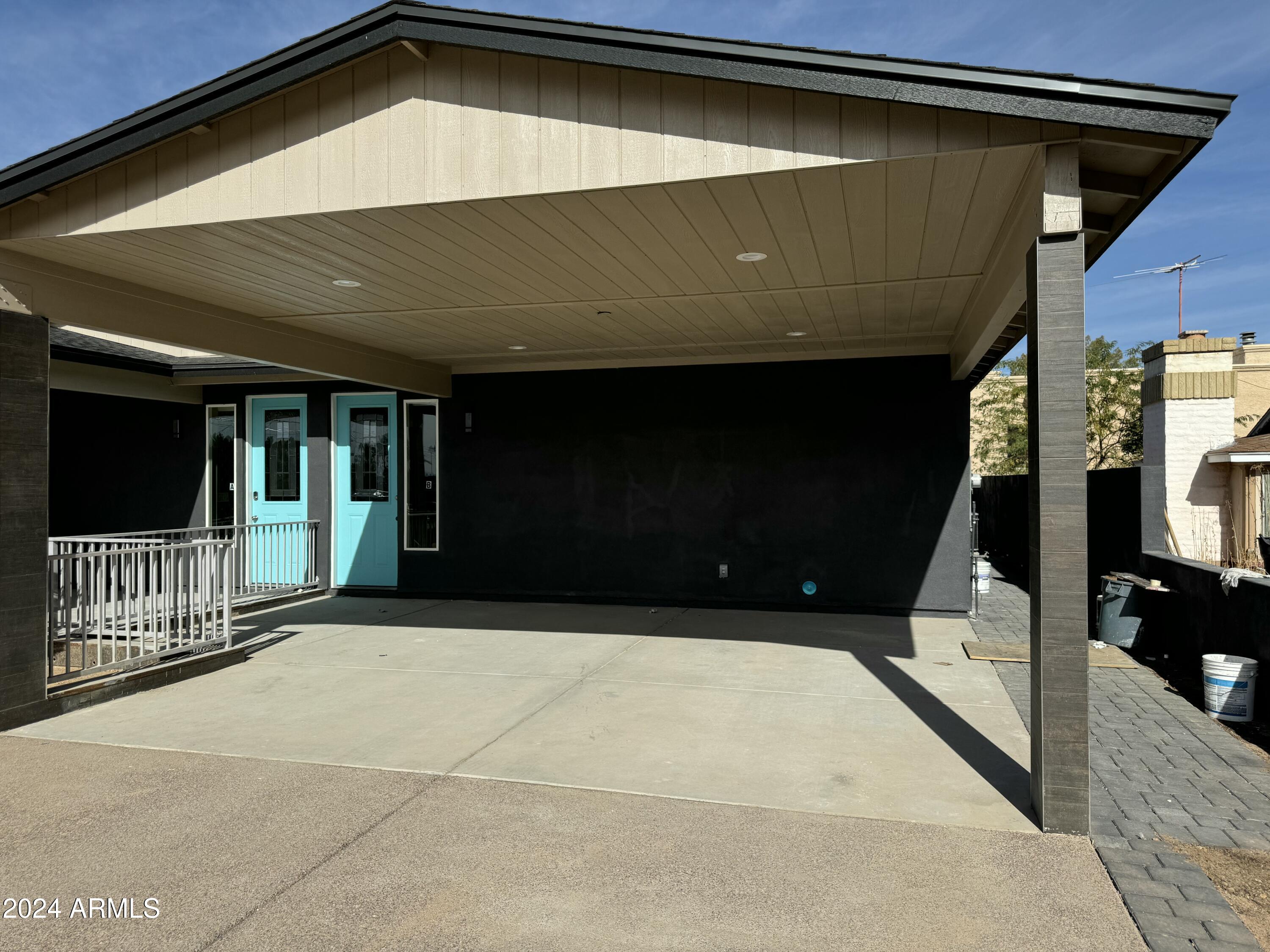 1406 E Cinnabar Avenue, 1
