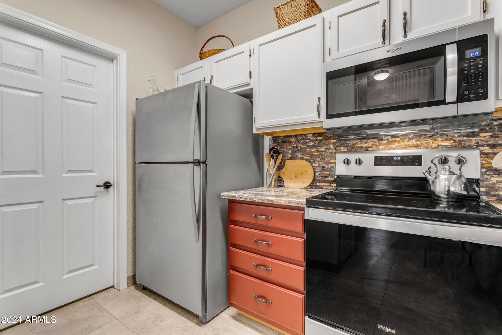 5401 E VAN BUREN Street, 1006