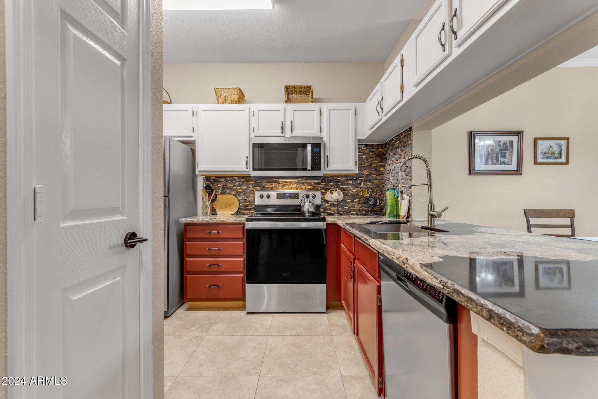 5401 E VAN BUREN Street, 1006
