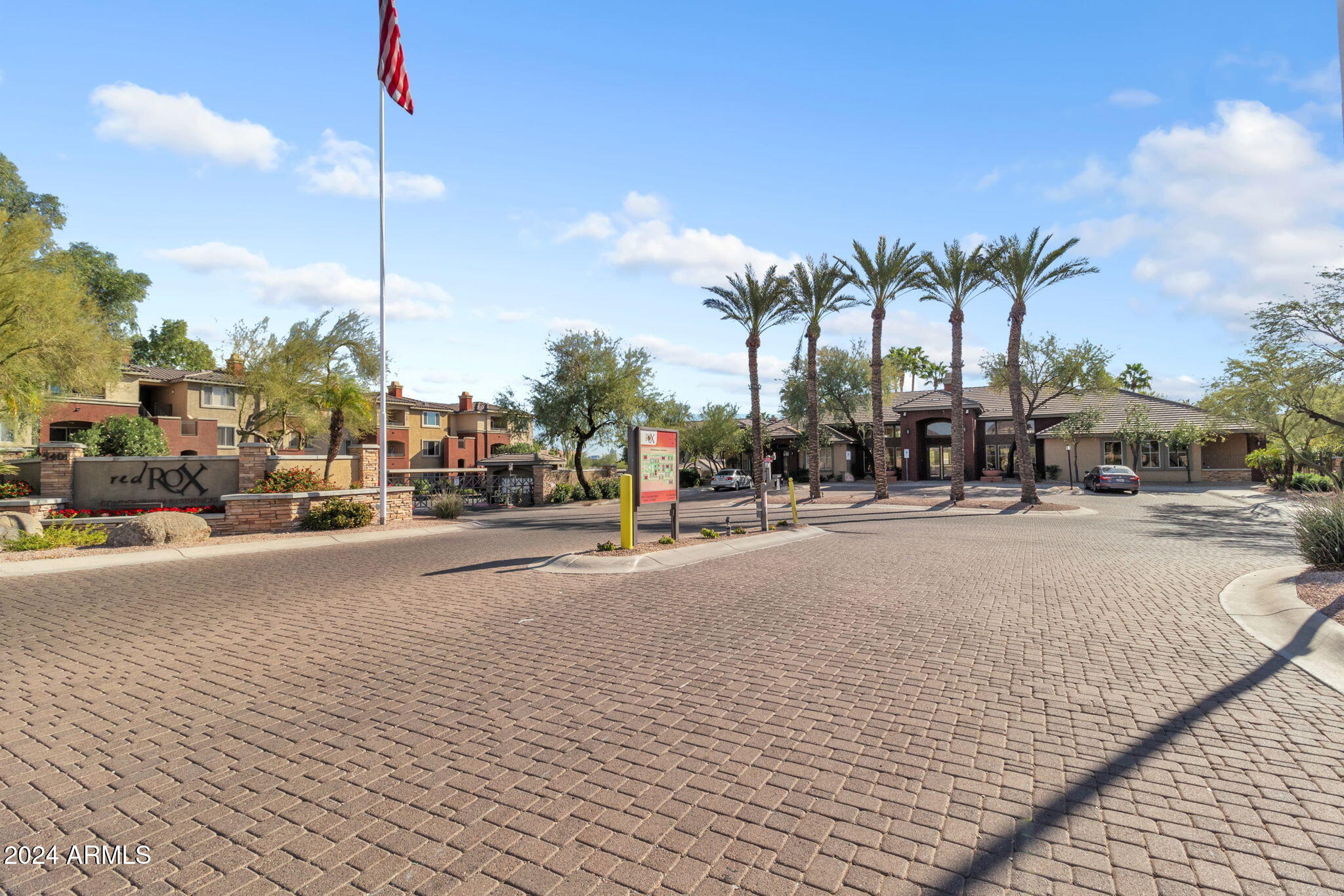 5401 E VAN BUREN Street, 1006