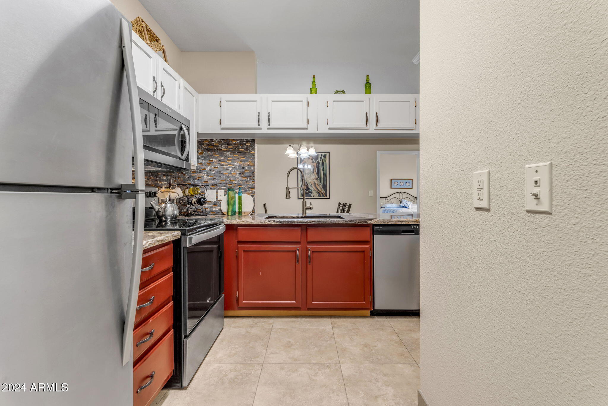 5401 E VAN BUREN Street, 1006