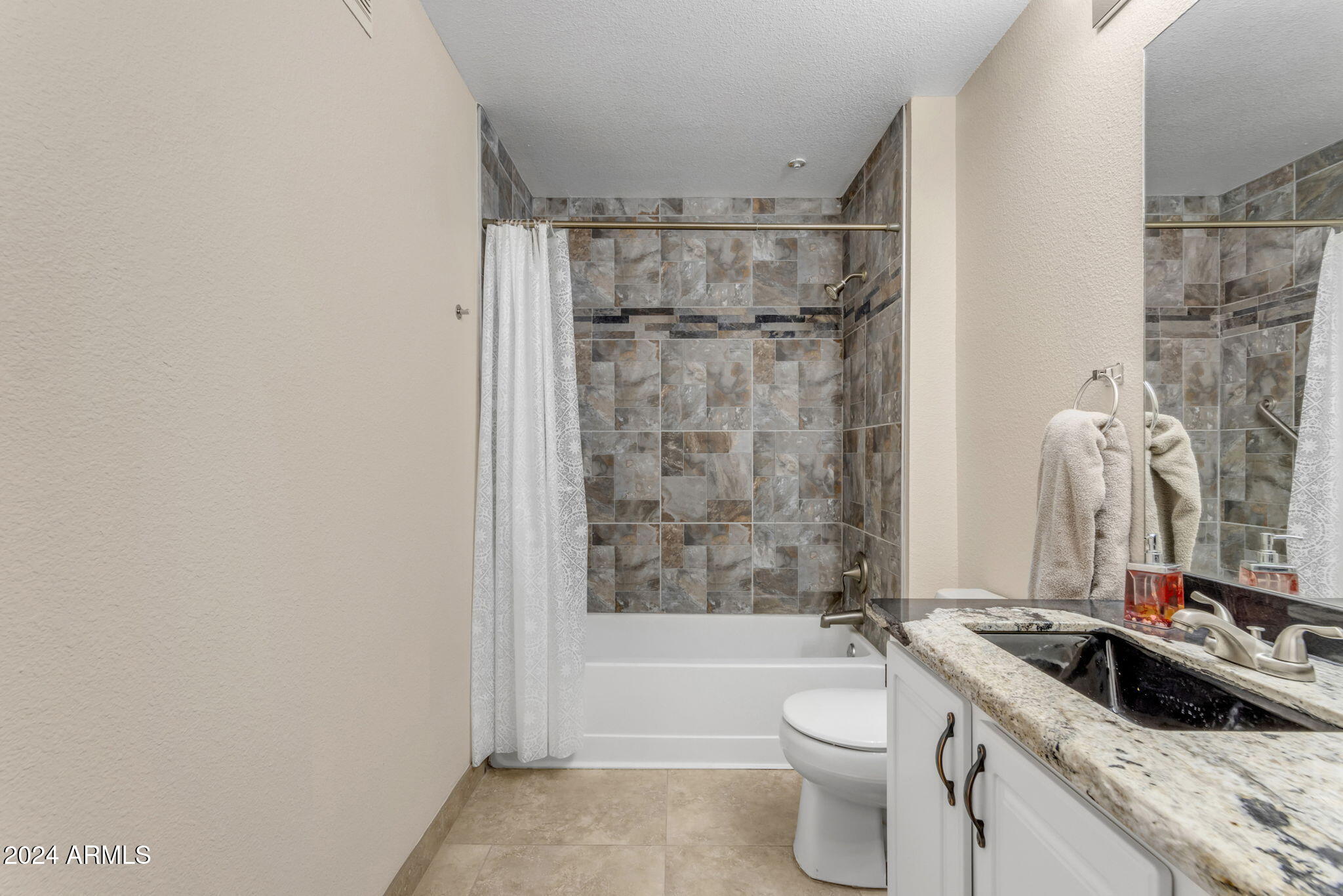 5401 E VAN BUREN Street, 1006