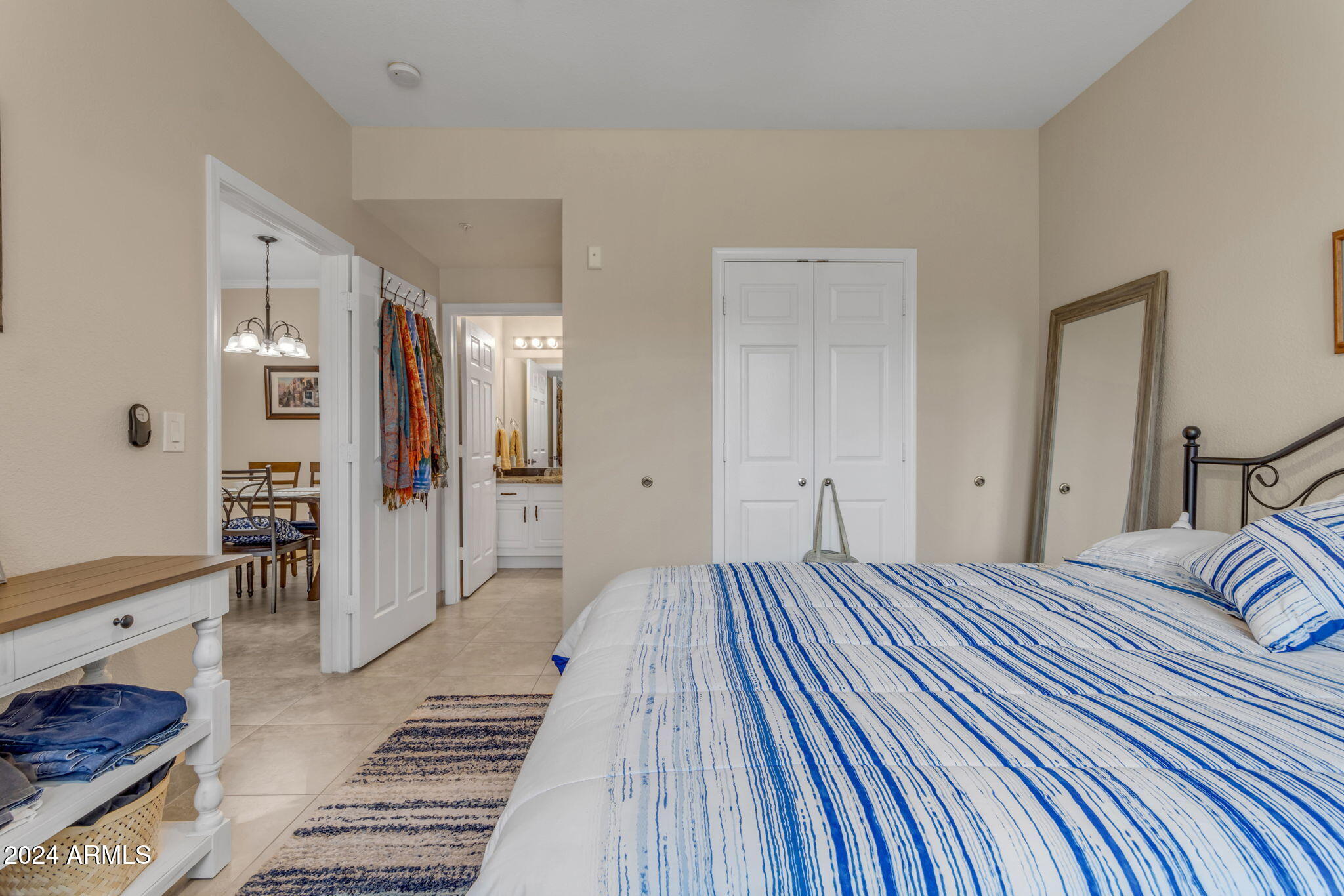 5401 E VAN BUREN Street, 1006
