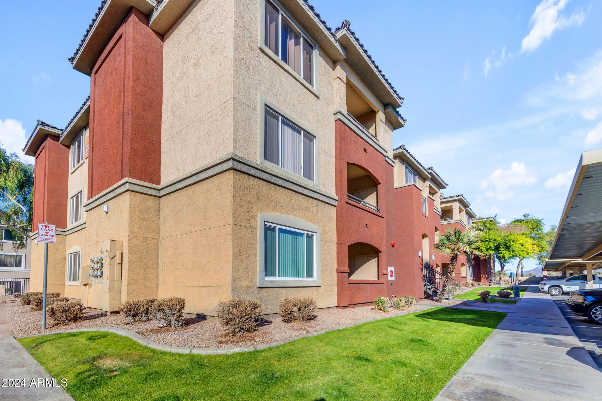 5401 E VAN BUREN Street, 1006