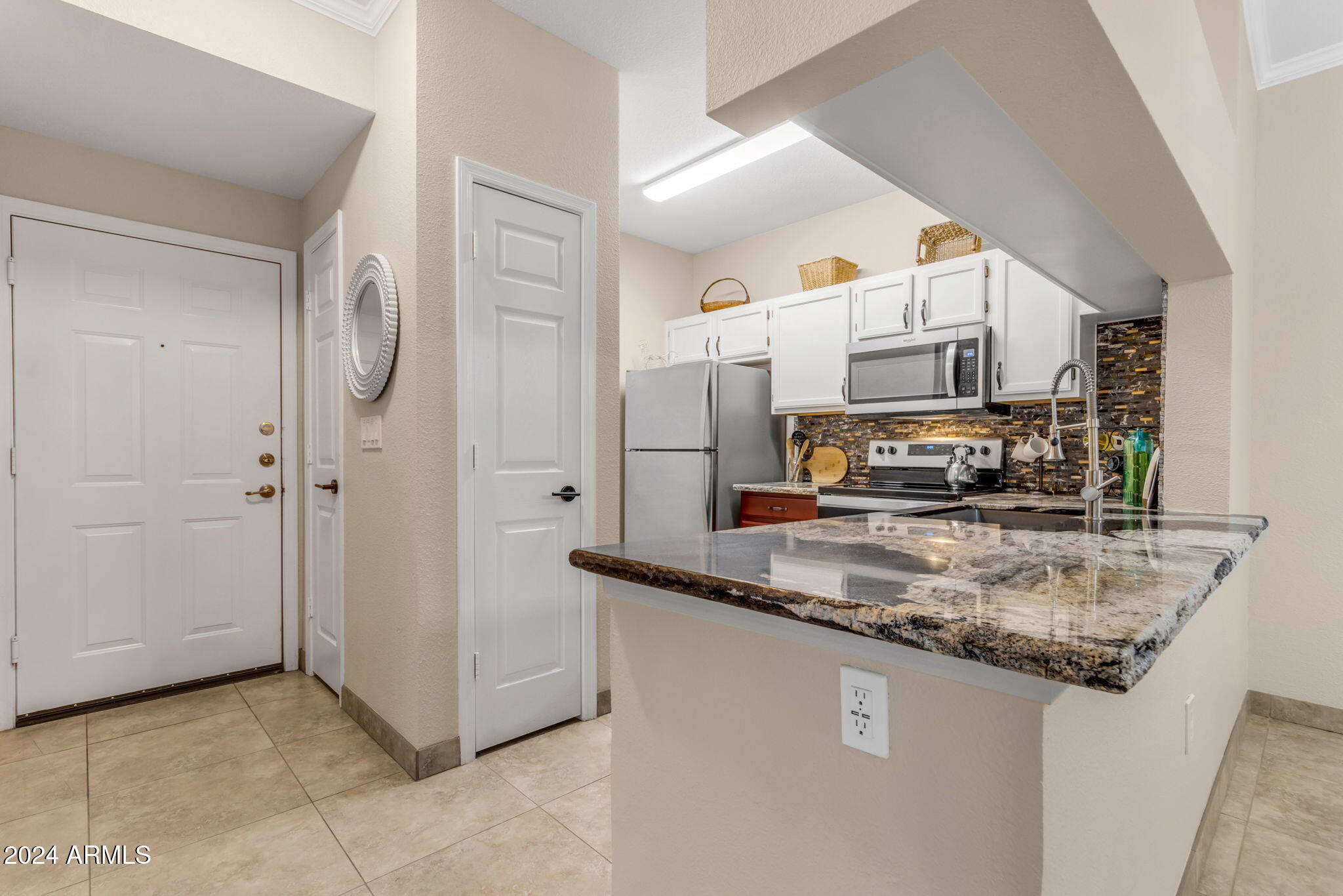 5401 E VAN BUREN Street, 1006