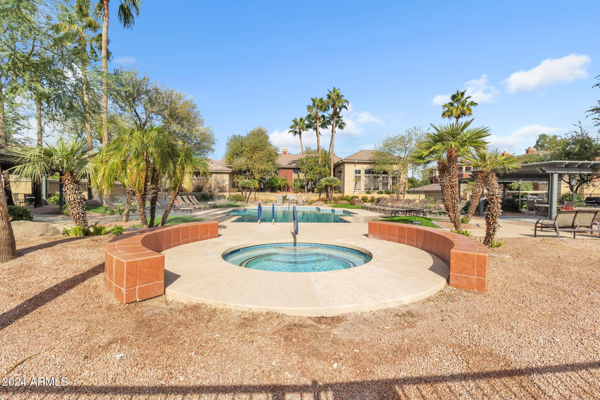 5401 E VAN BUREN Street, 1006