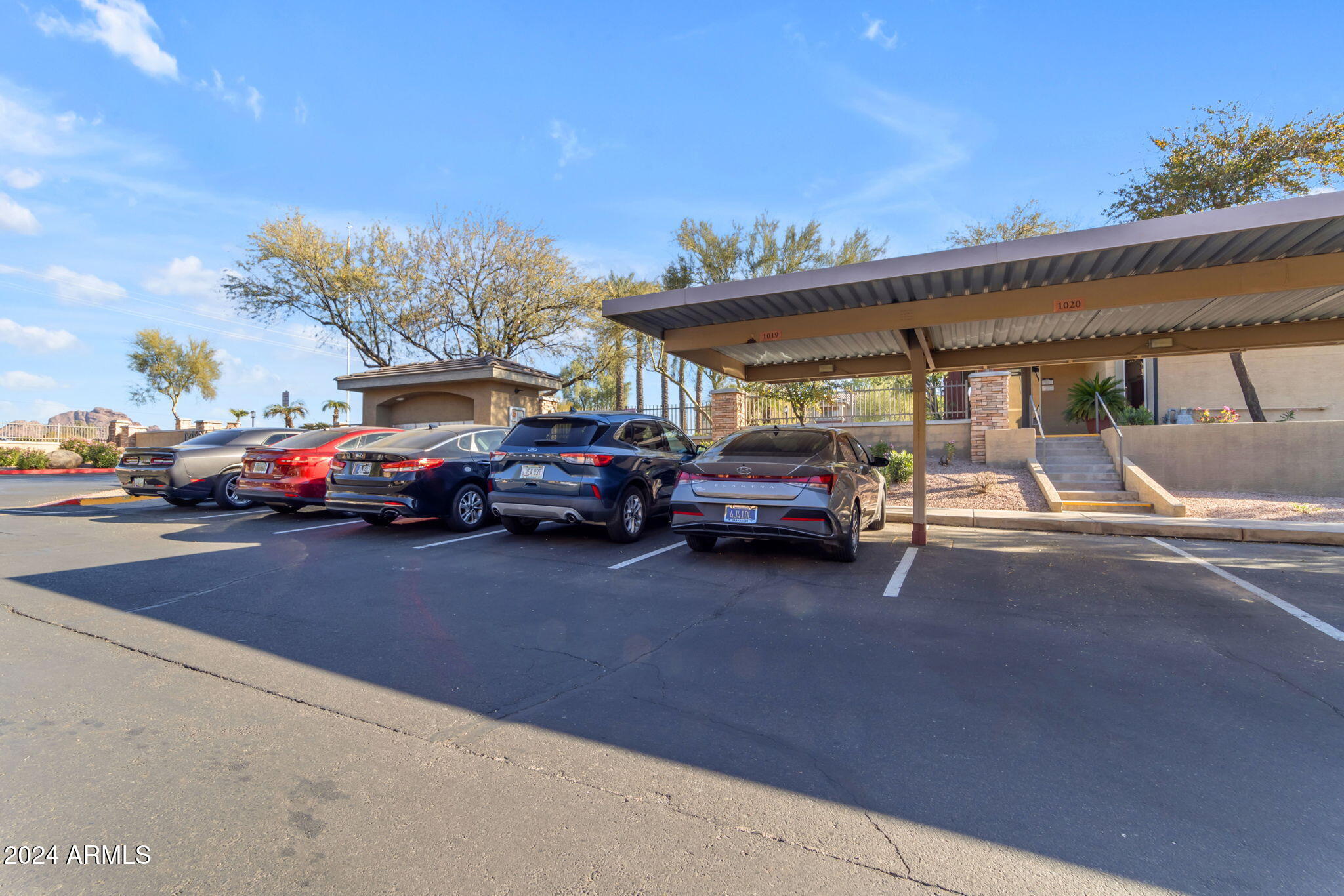 5401 E VAN BUREN Street, 1006