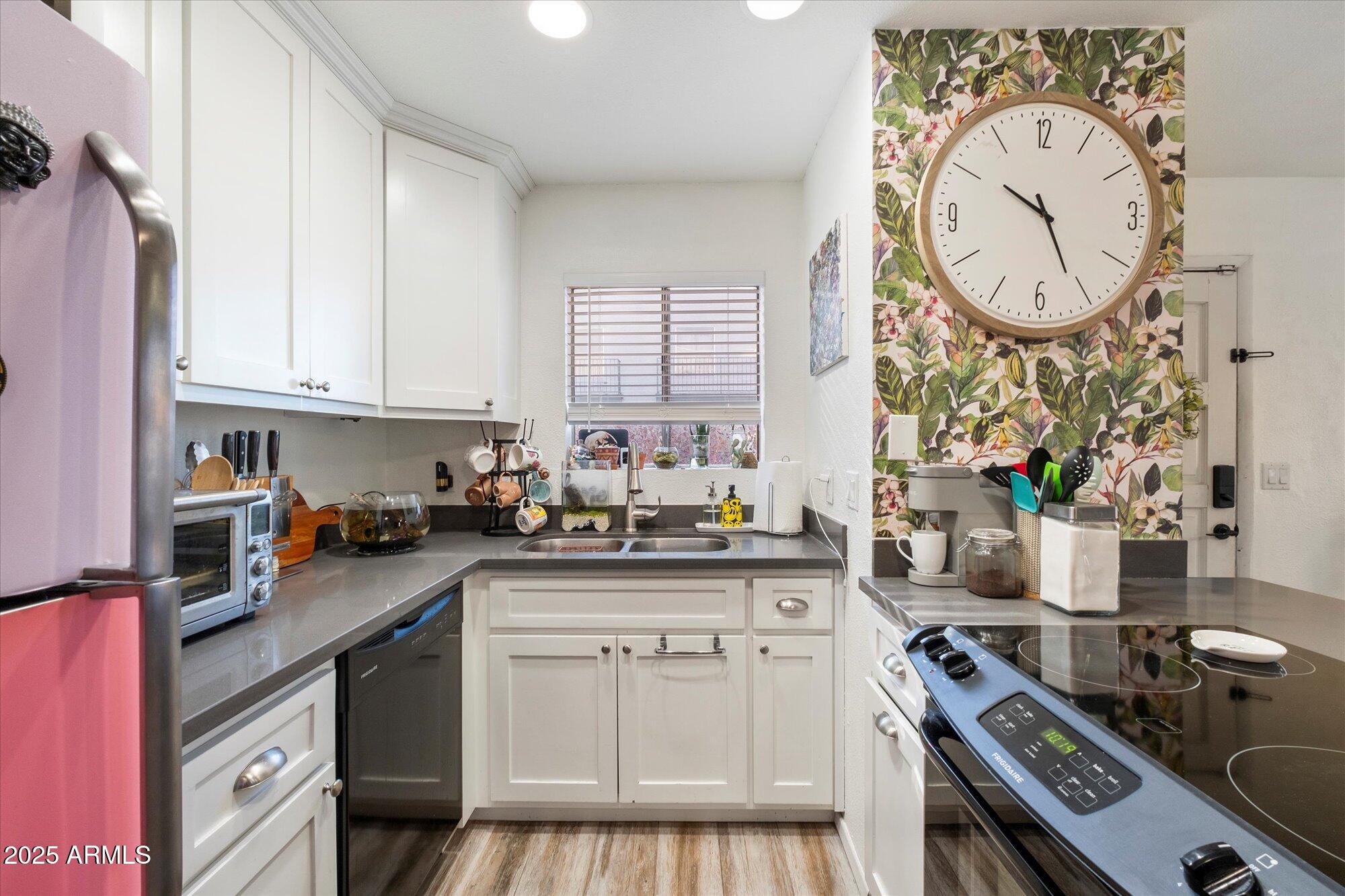 4142 N 11TH Street, 7