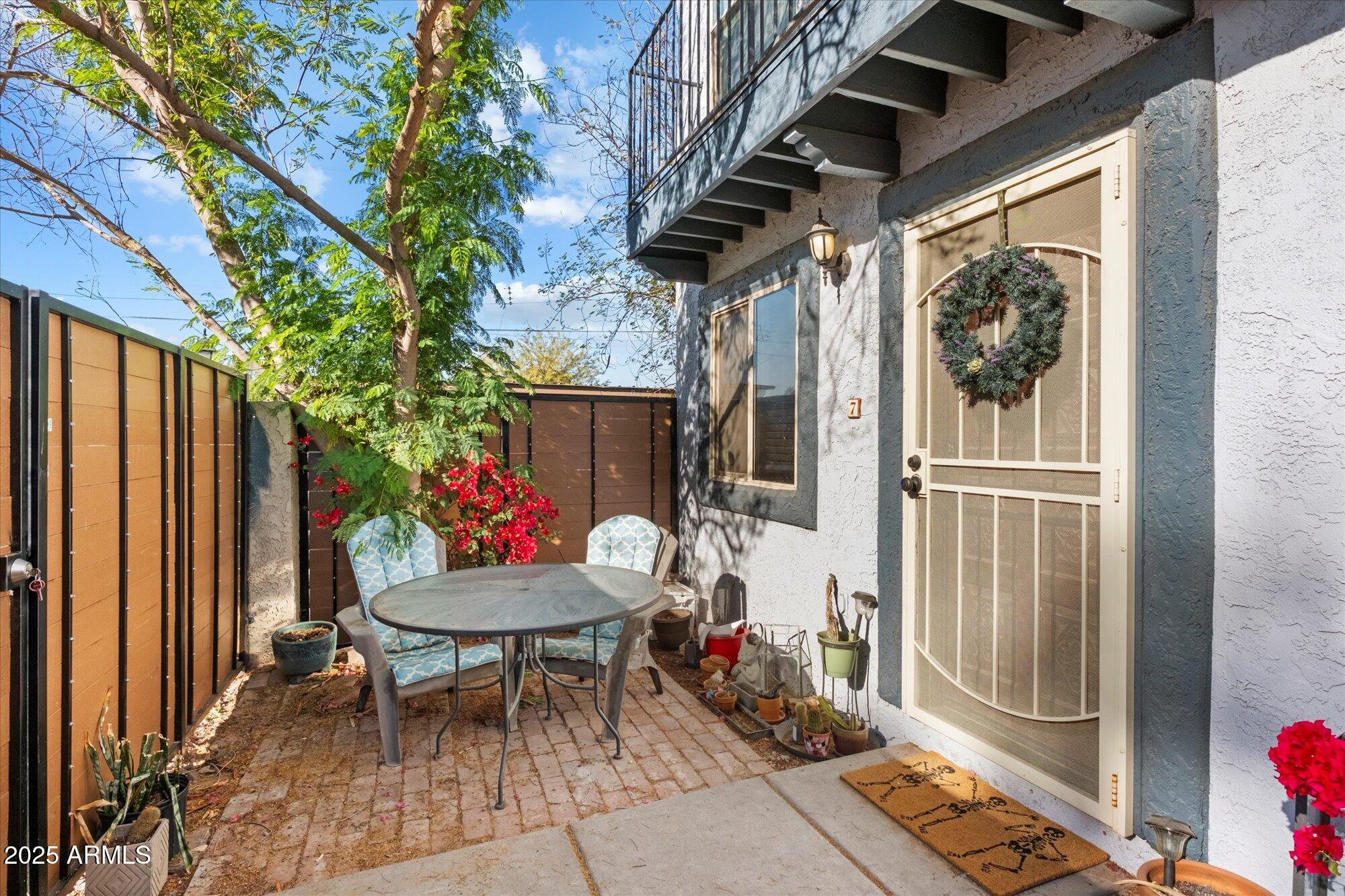 4142 N 11TH Street, 7