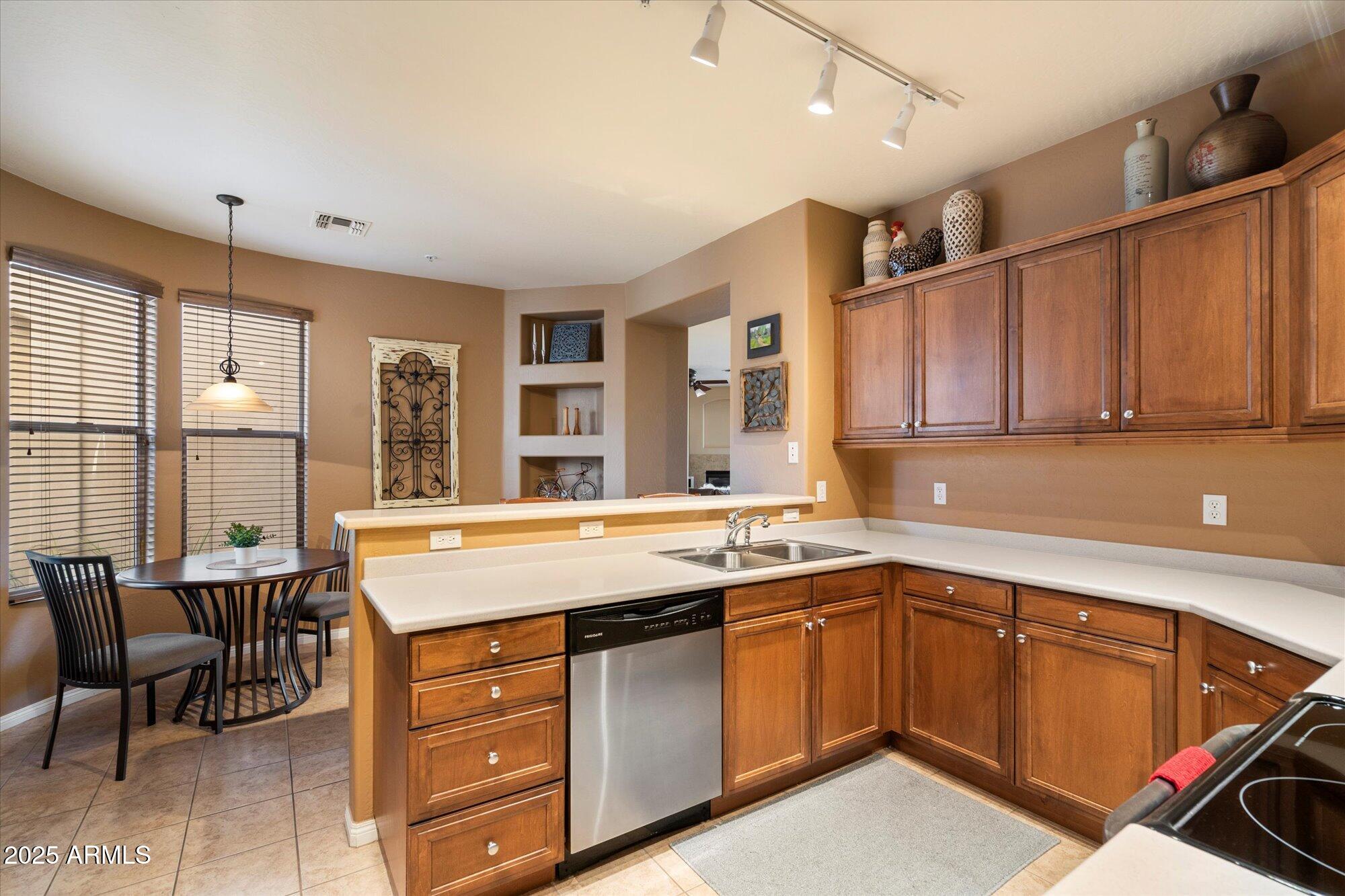 19475 N GRAYHAWK Drive, 1089