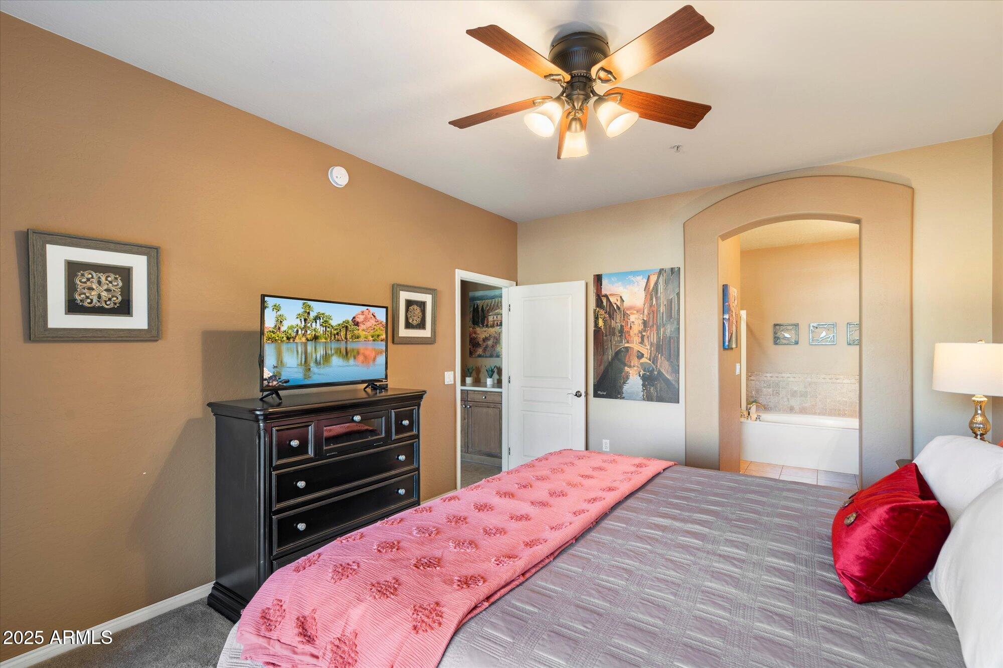 19475 N GRAYHAWK Drive, 1089