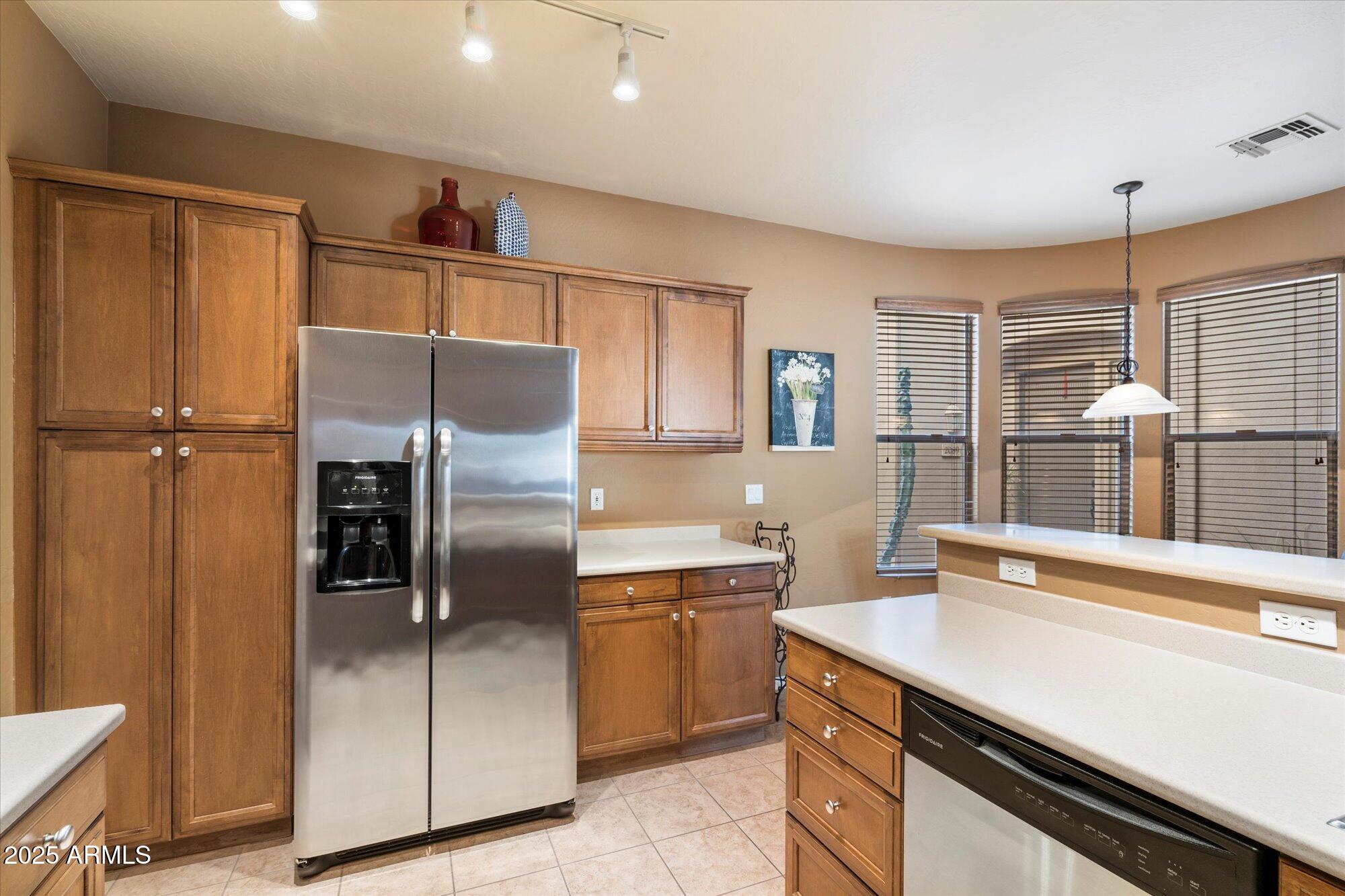 19475 N GRAYHAWK Drive, 1089