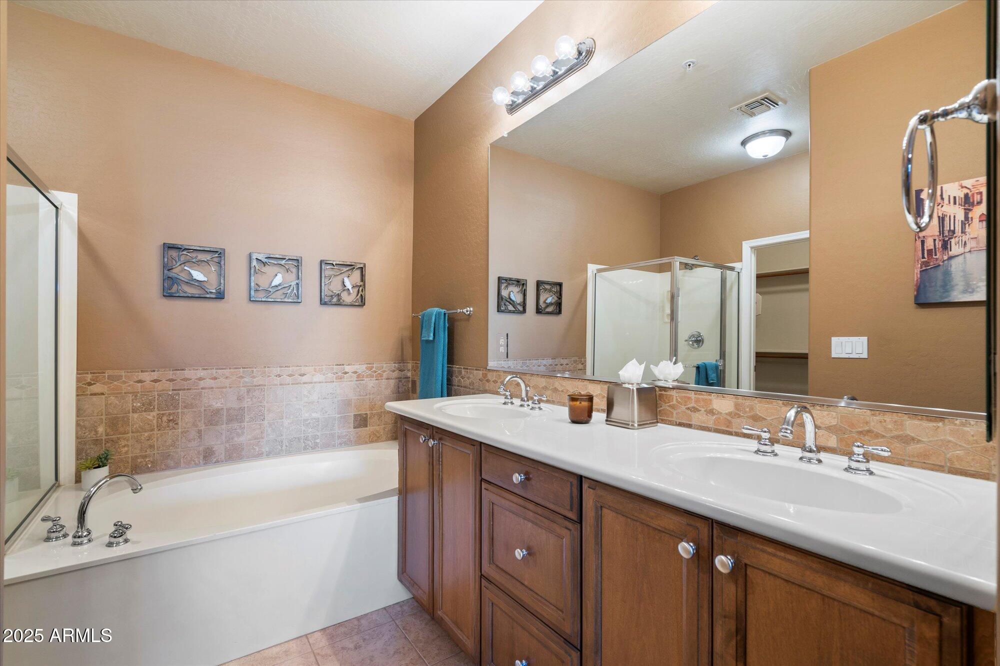 19475 N GRAYHAWK Drive, 1089