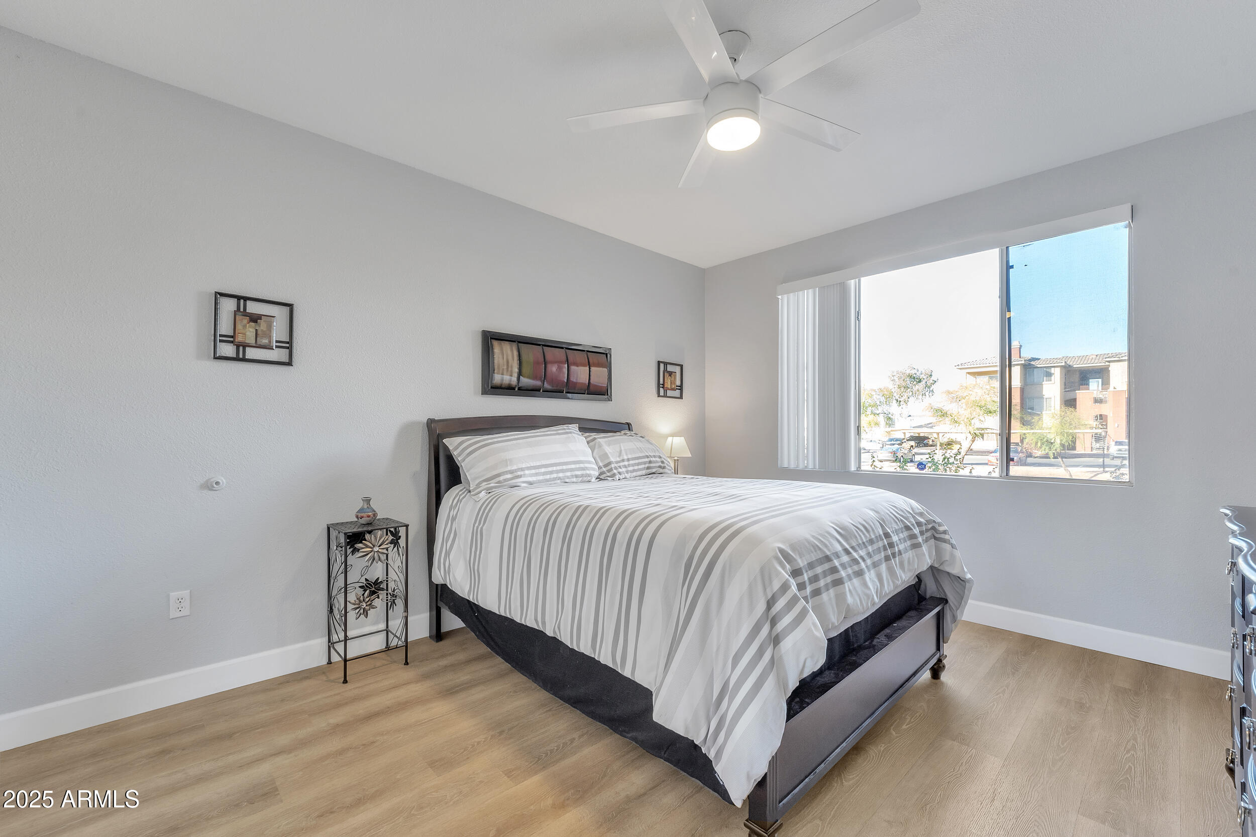 5401 E VAN BUREN Street, 1068
