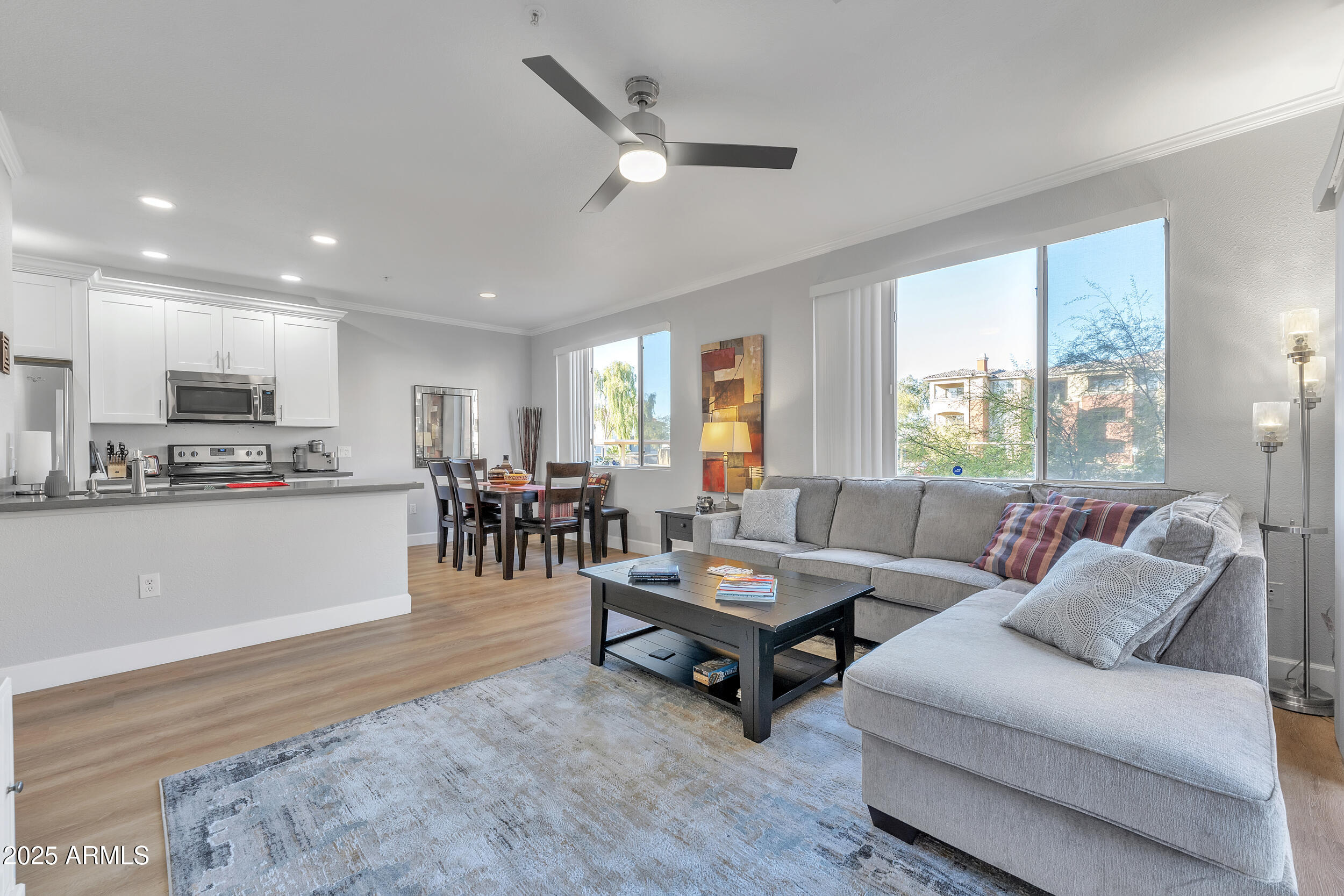 5401 E VAN BUREN Street, 1068