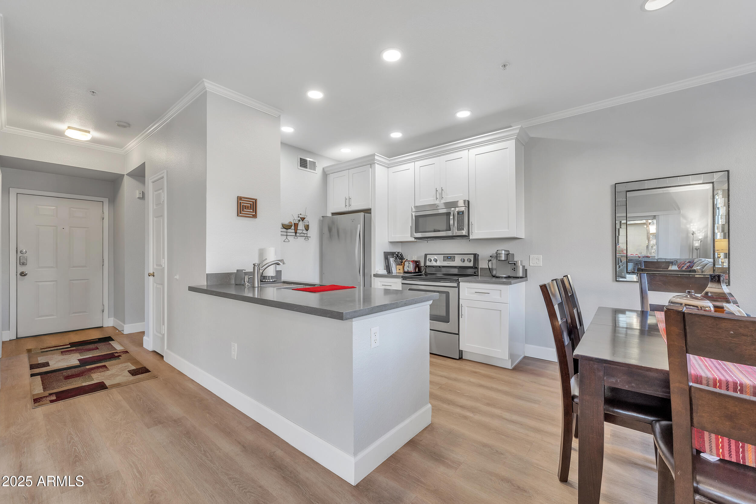 5401 E VAN BUREN Street, 1068