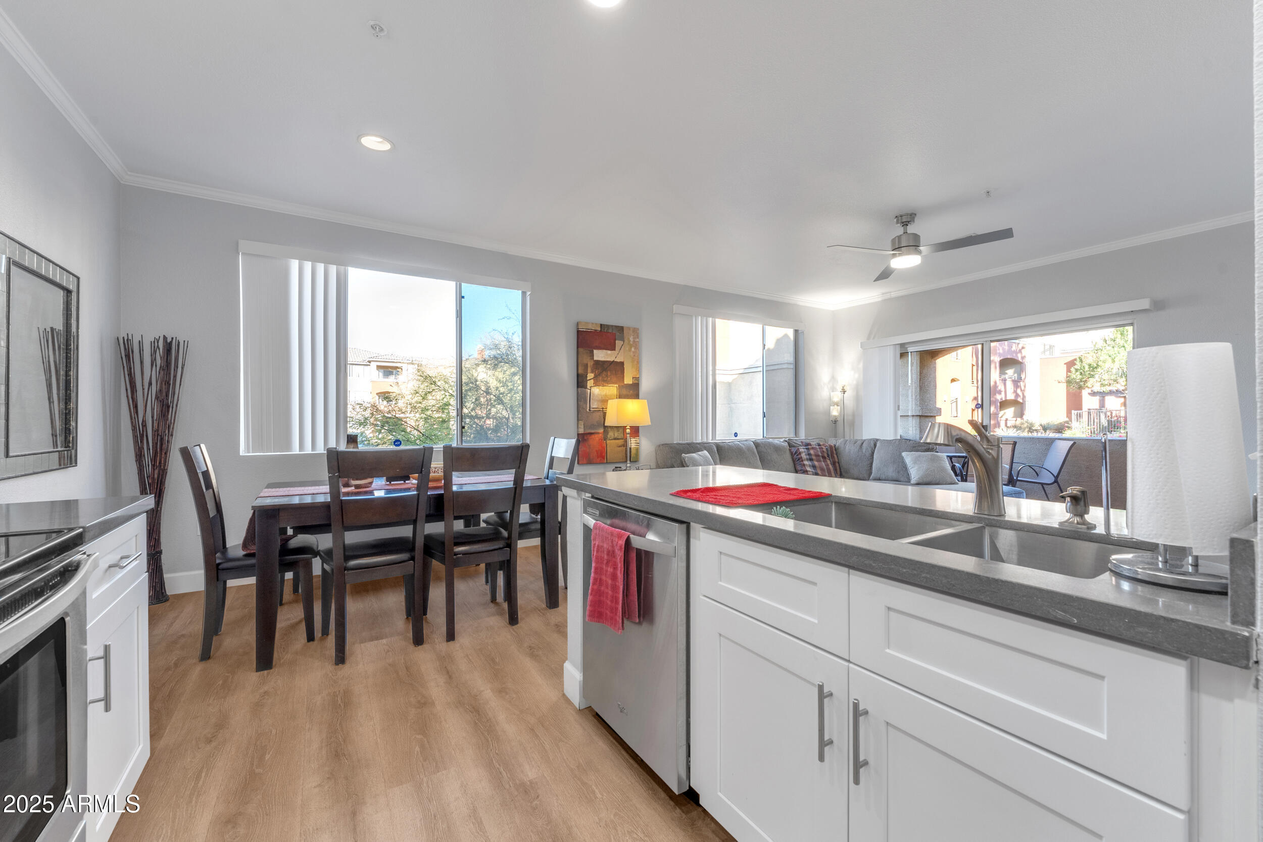 5401 E VAN BUREN Street, 1068