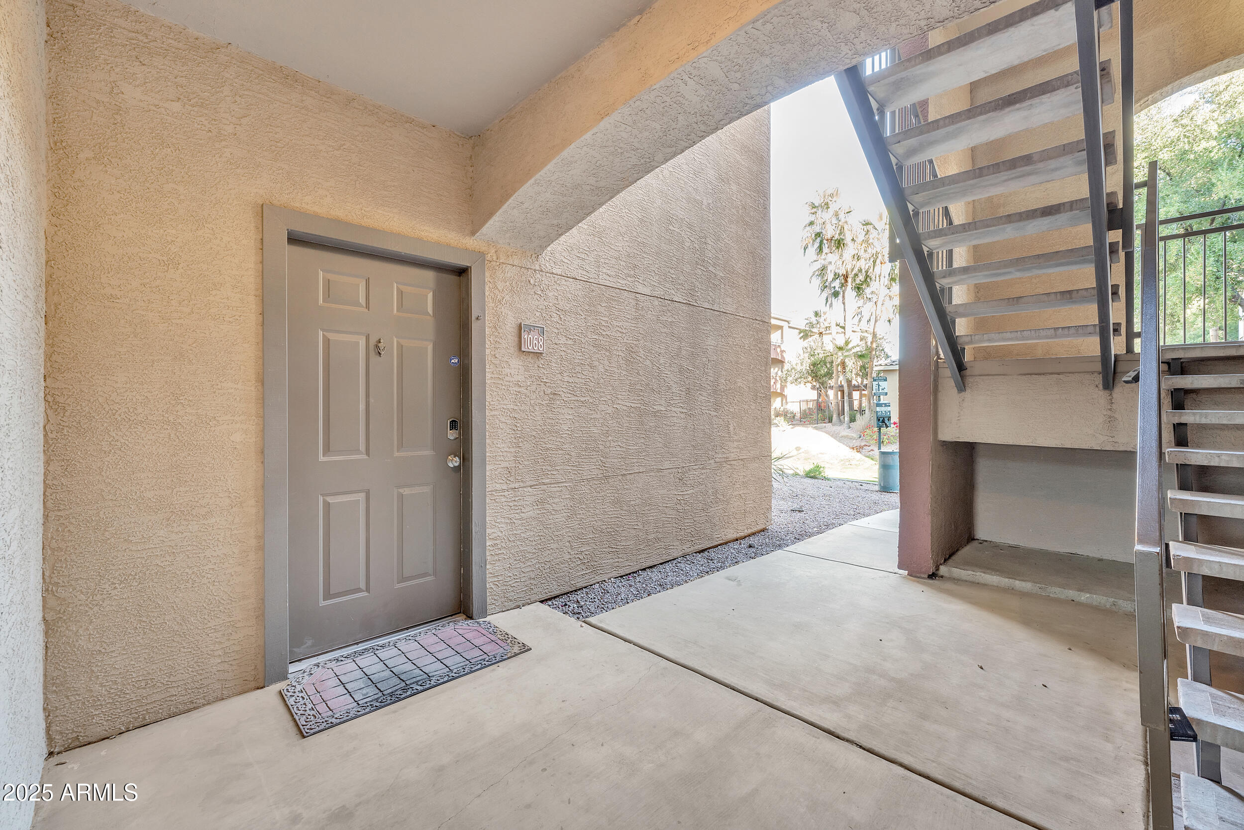 5401 E VAN BUREN Street, 1068
