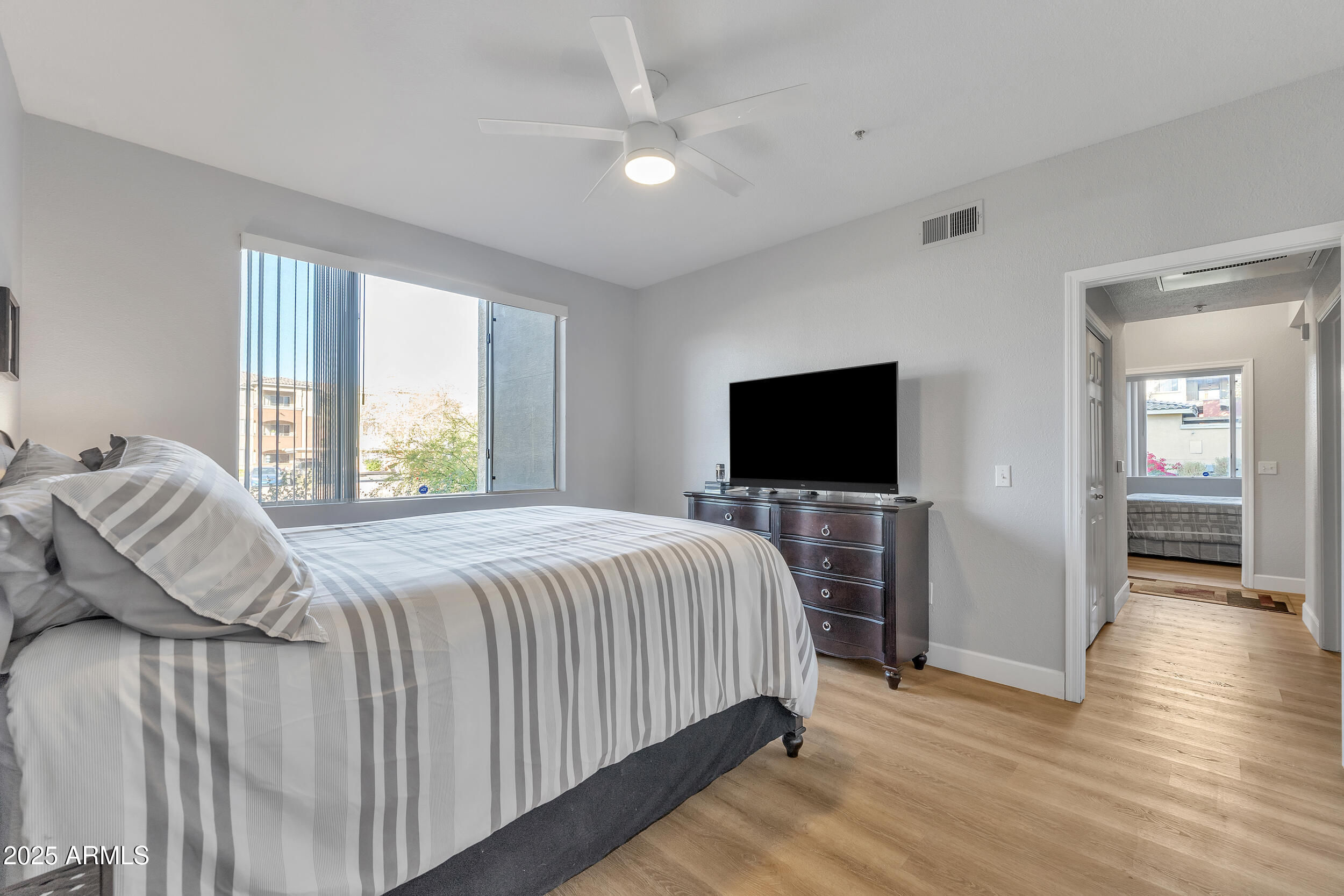 5401 E VAN BUREN Street, 1068