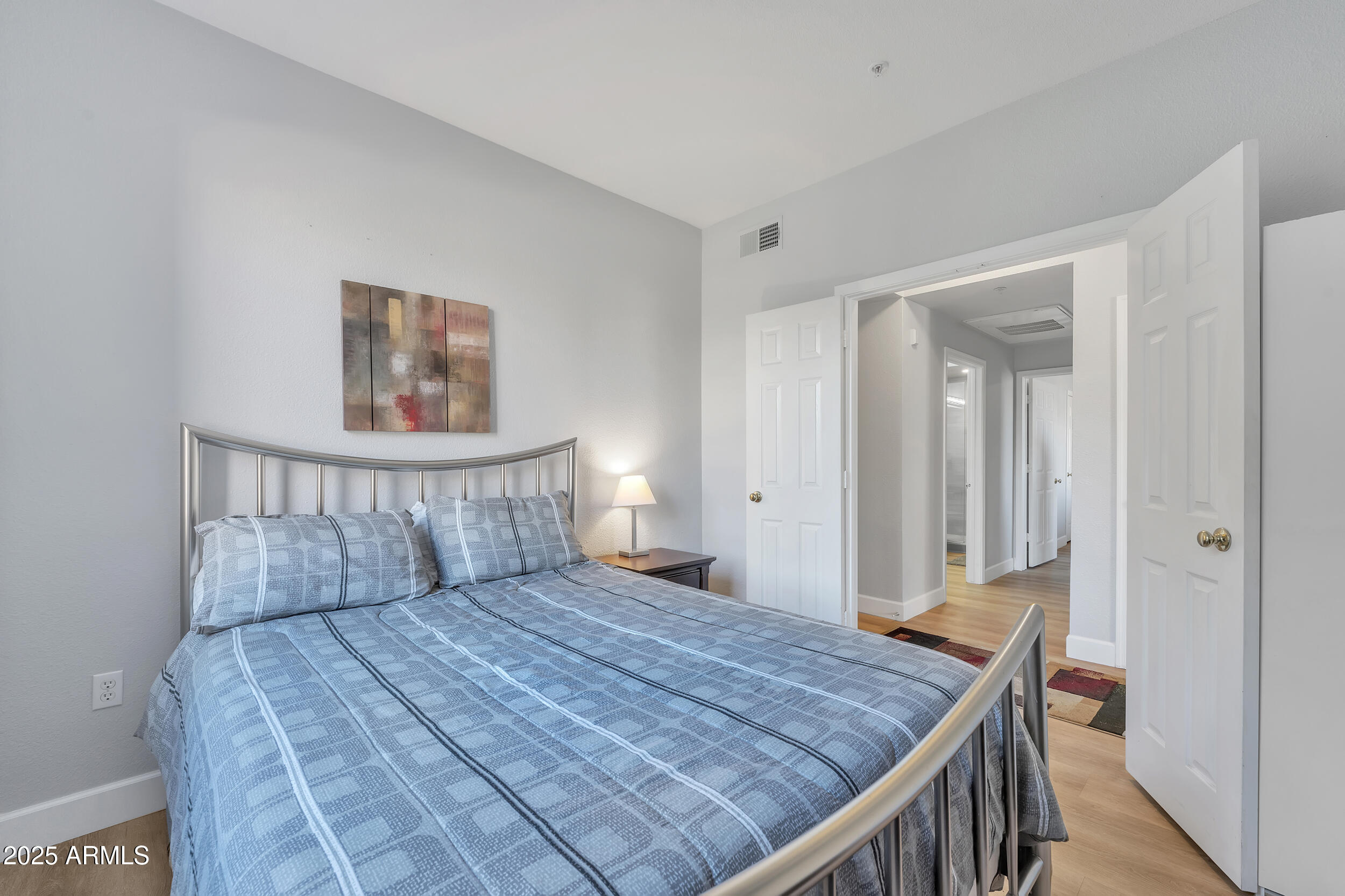 5401 E VAN BUREN Street, 1068