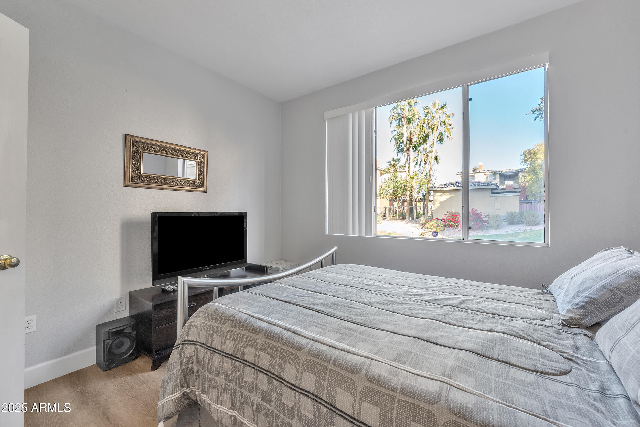 5401 E VAN BUREN Street, 1068