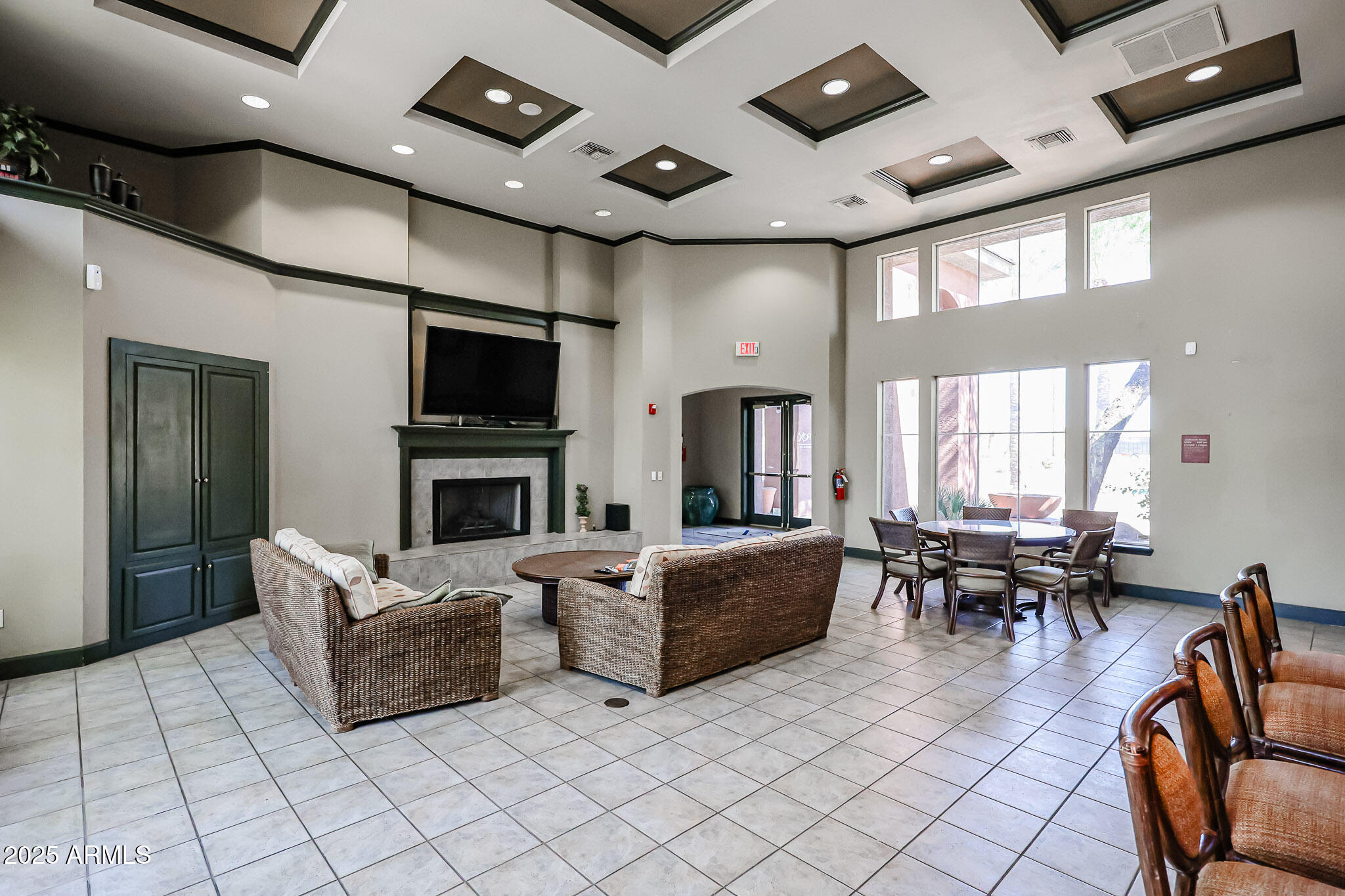 5401 E VAN BUREN Street, 1068