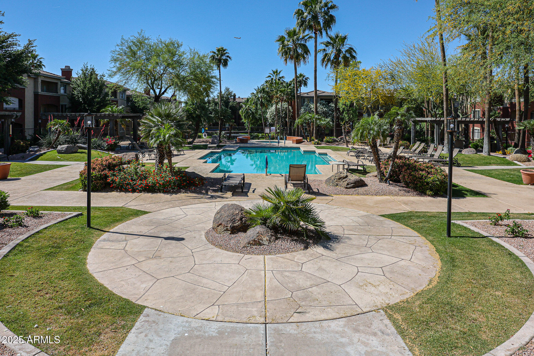 5401 E VAN BUREN Street, 1068