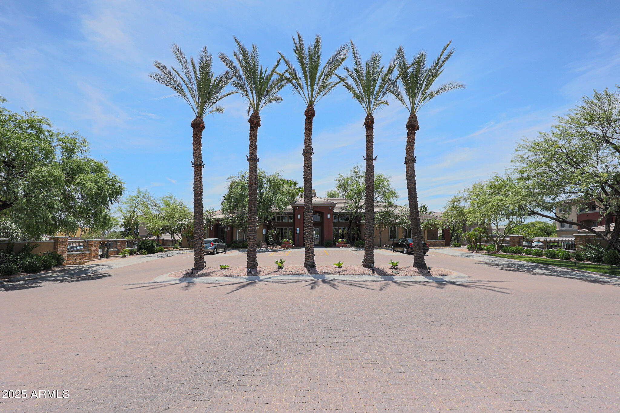 5401 E VAN BUREN Street, 1068
