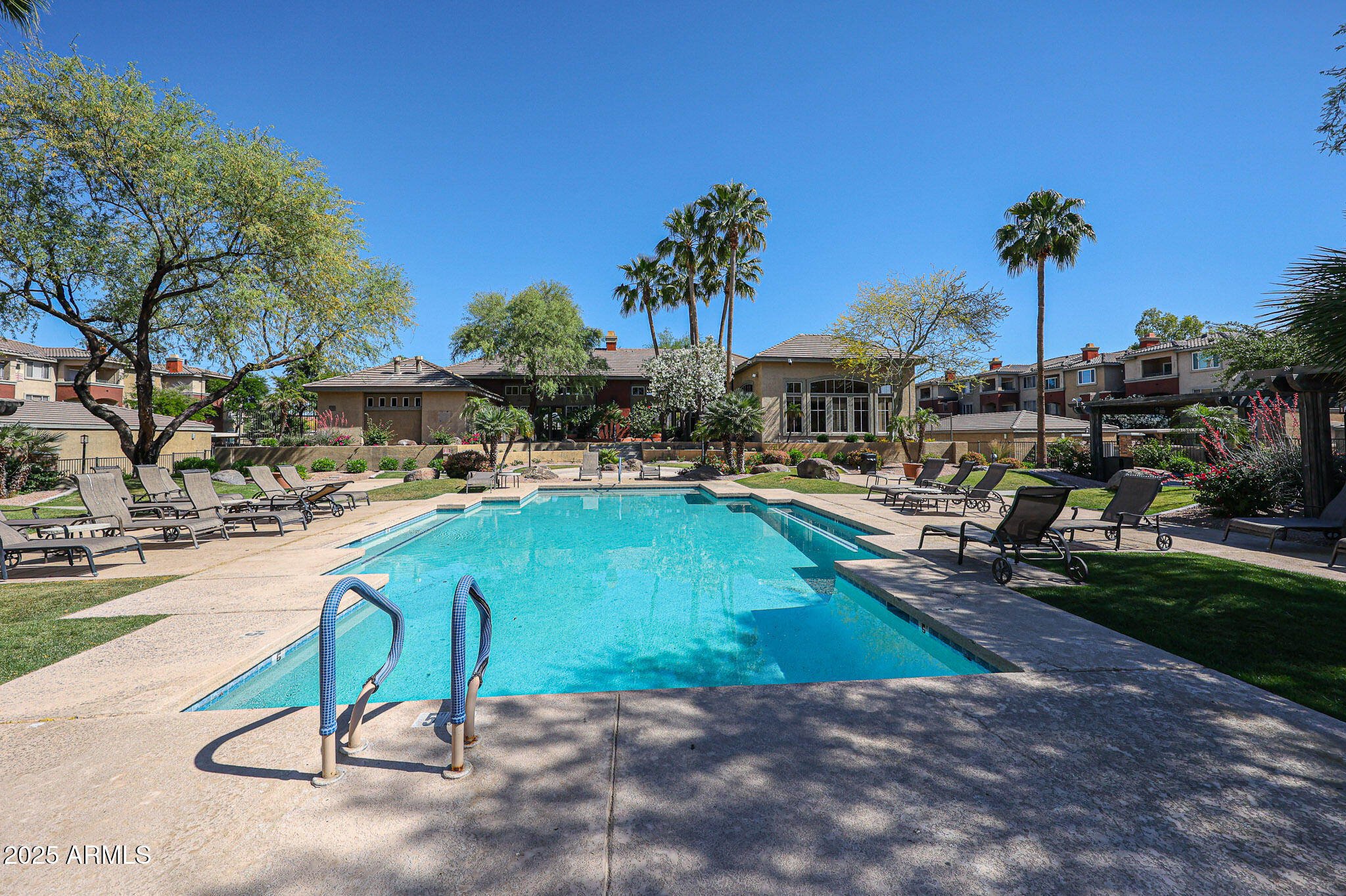 5401 E VAN BUREN Street, 1068