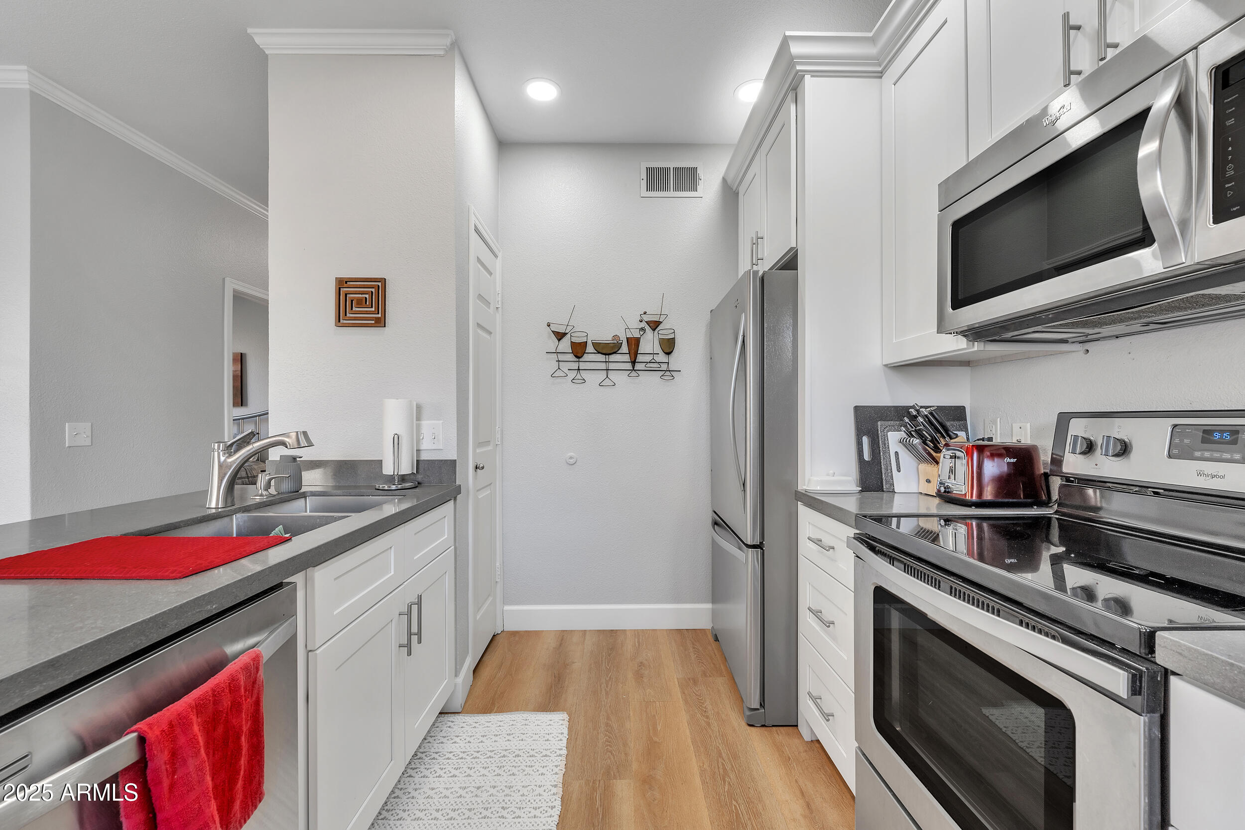 5401 E VAN BUREN Street, 1068