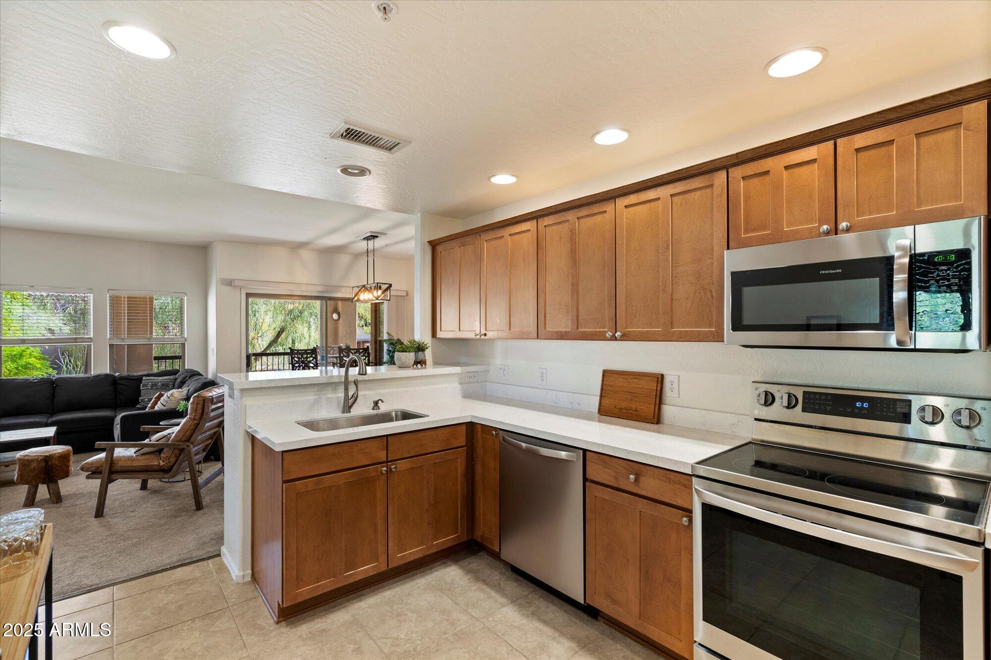 19700 N 76TH Street, 2086