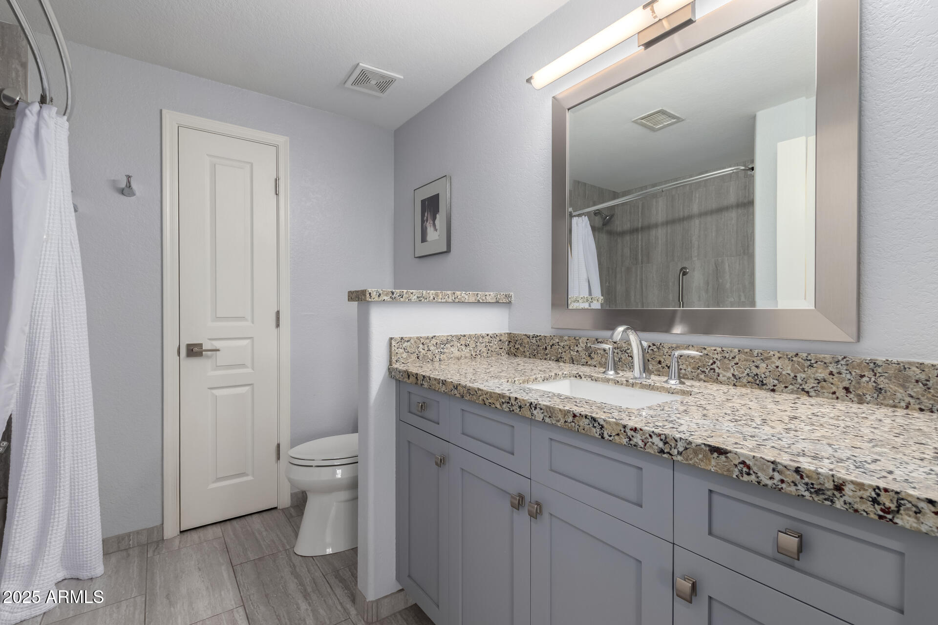 15221 N CLUBGATE Drive, 1071