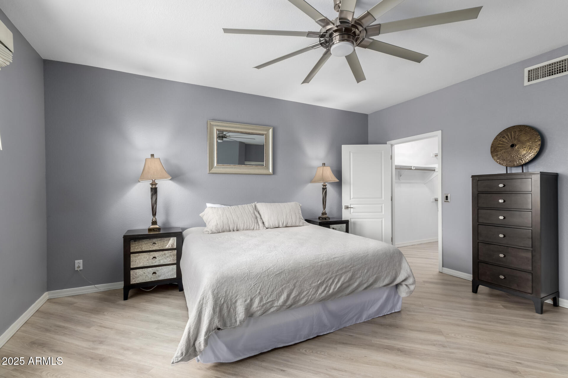 15221 N CLUBGATE Drive, 1071