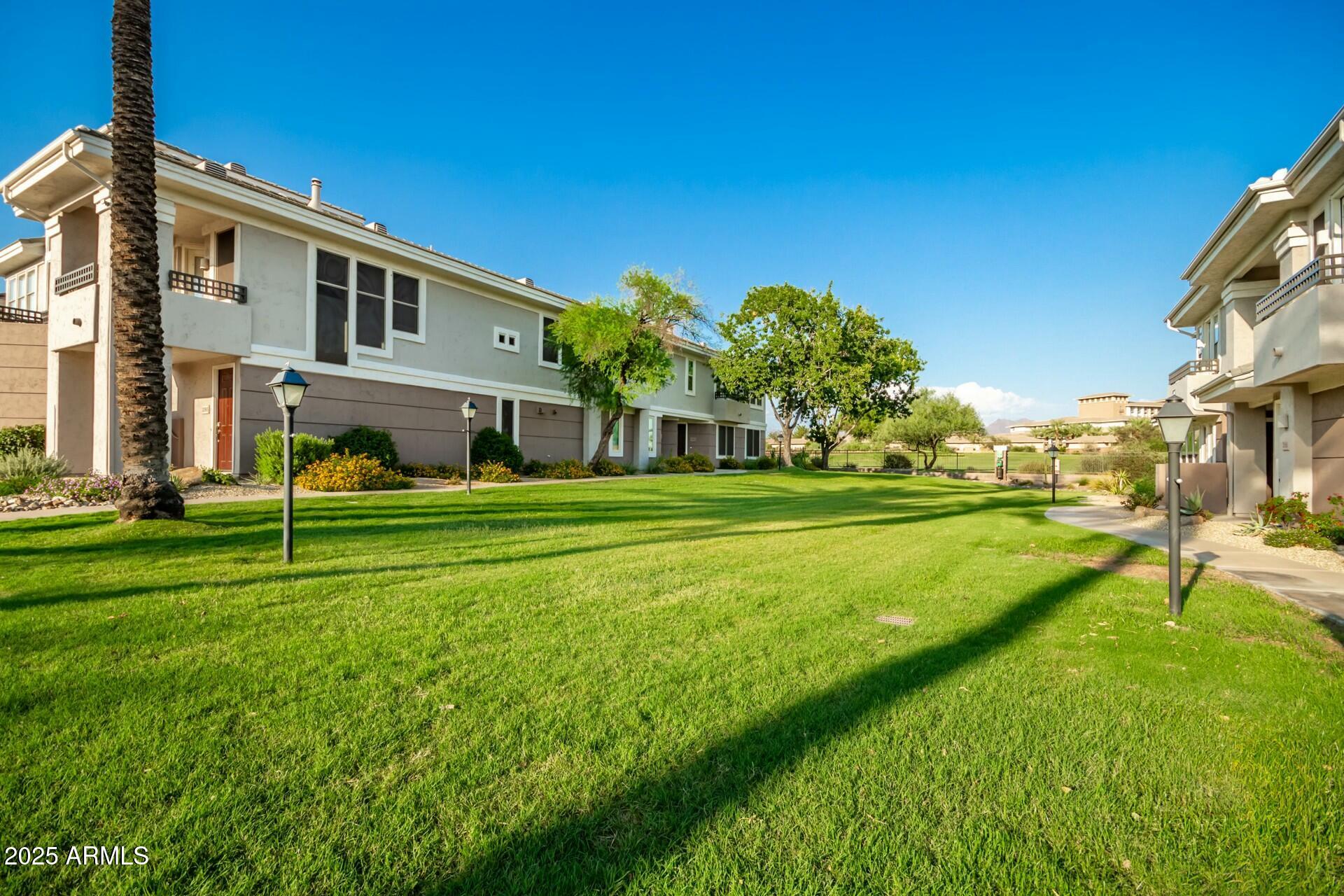 15221 N CLUBGATE Drive, 1071