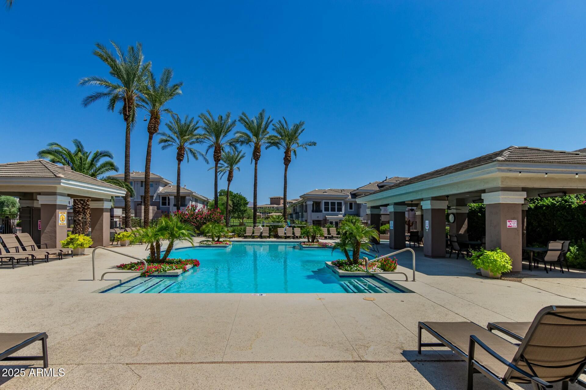 15221 N CLUBGATE Drive, 1071