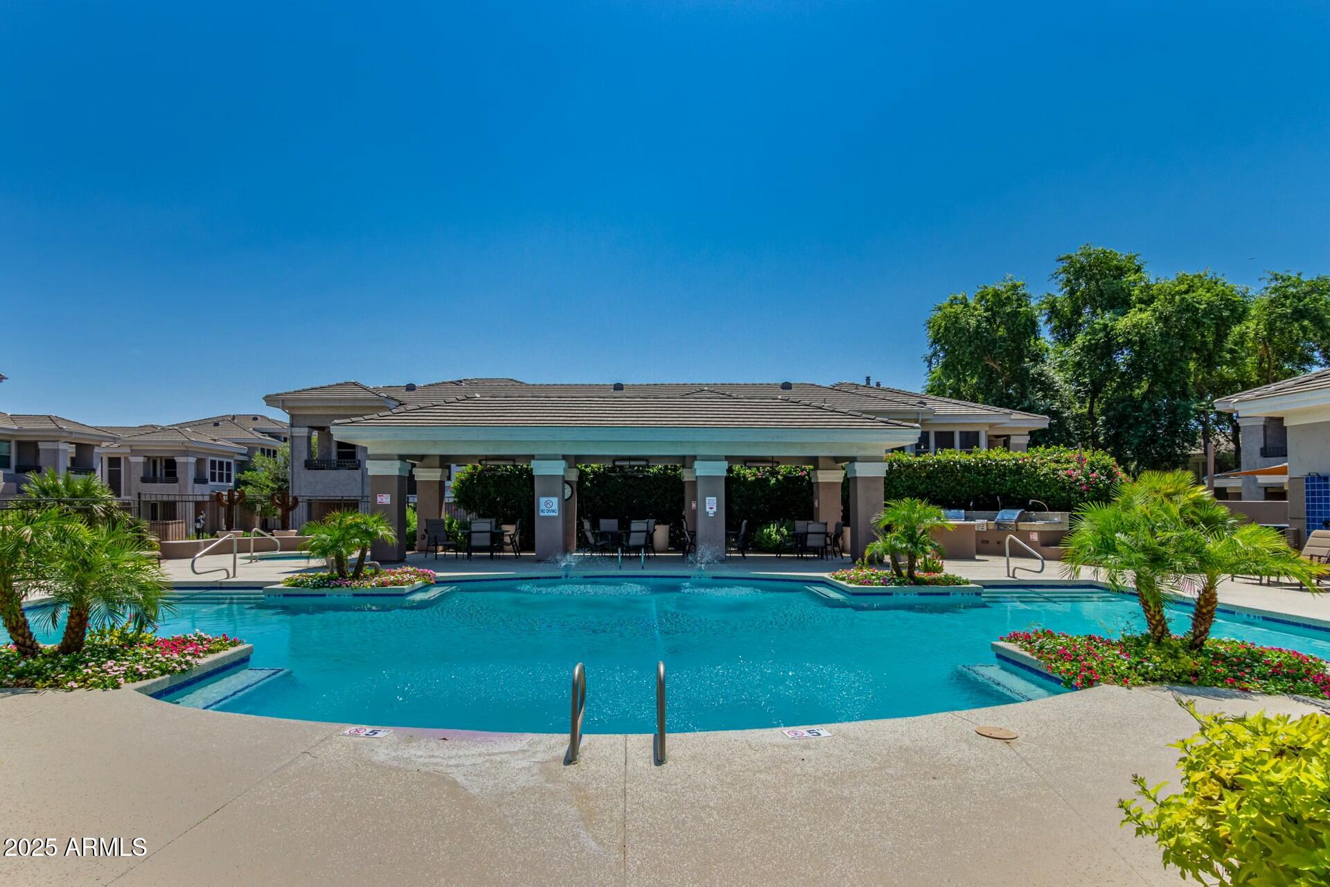 15221 N CLUBGATE Drive, 1071