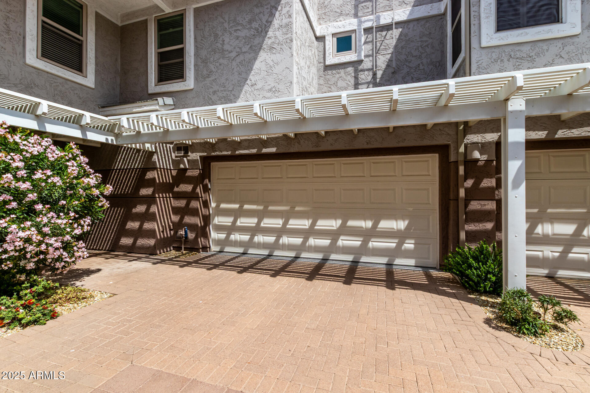 15221 N CLUBGATE Drive, 1071